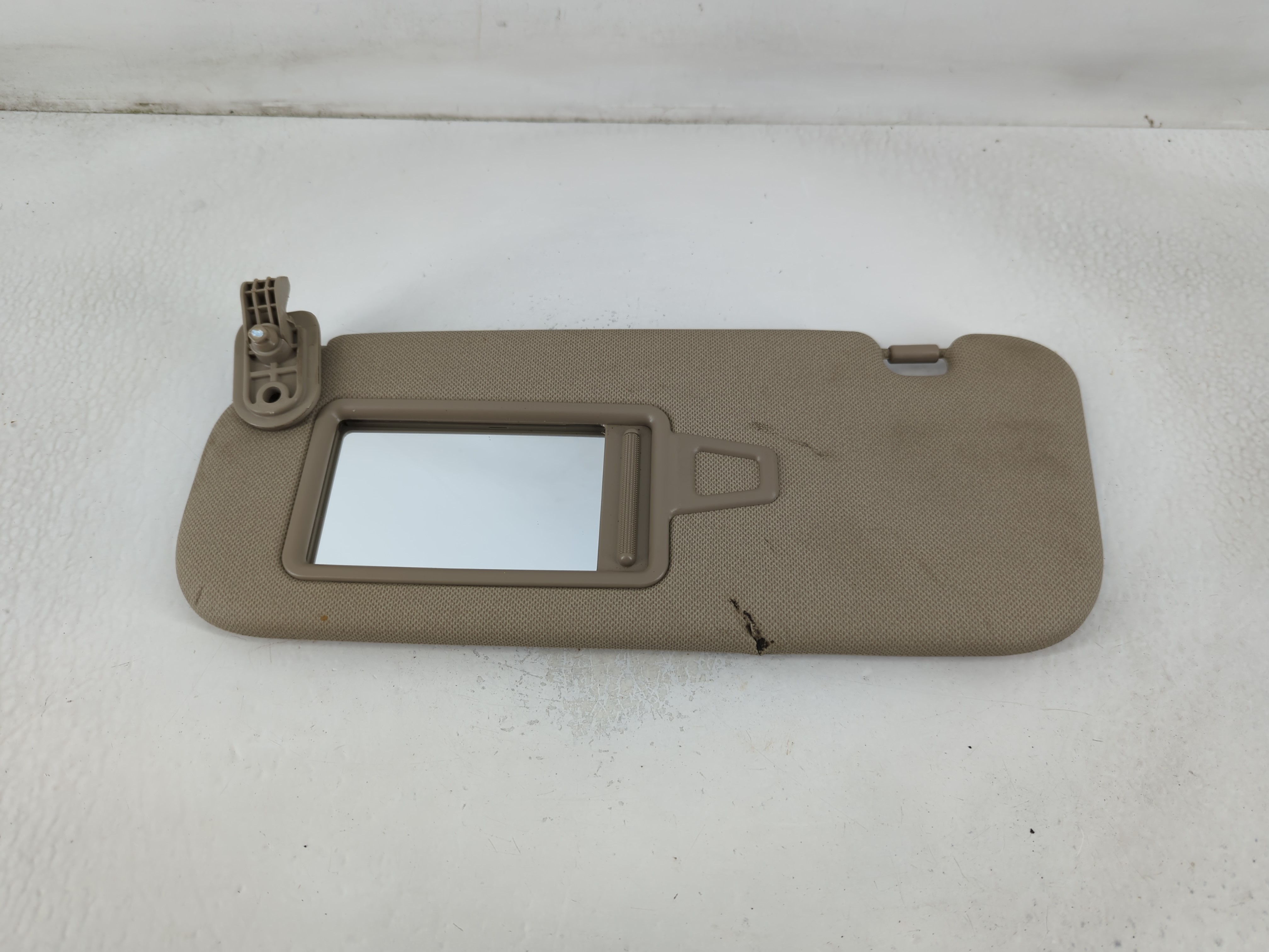 2014-2017 Hyundai Accent Driver Sun Visor Mirror Left Sunvisor Dark Grey 780852 - Oemusedautoparts1.com