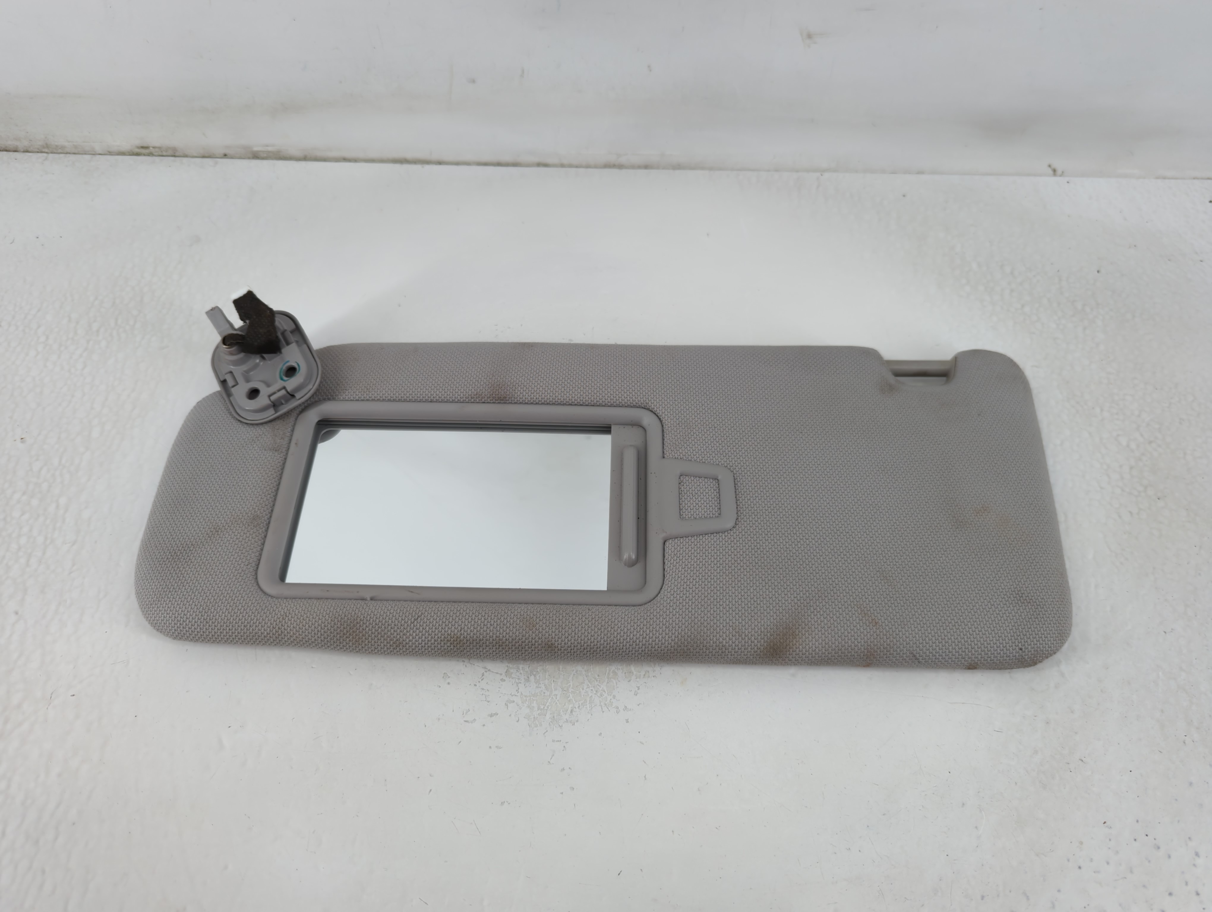 2016-2019 Hyundai Sonata Driver Sun Visor Mirror Left Sunvisor Grey 780865 - Oemusedautoparts1.com