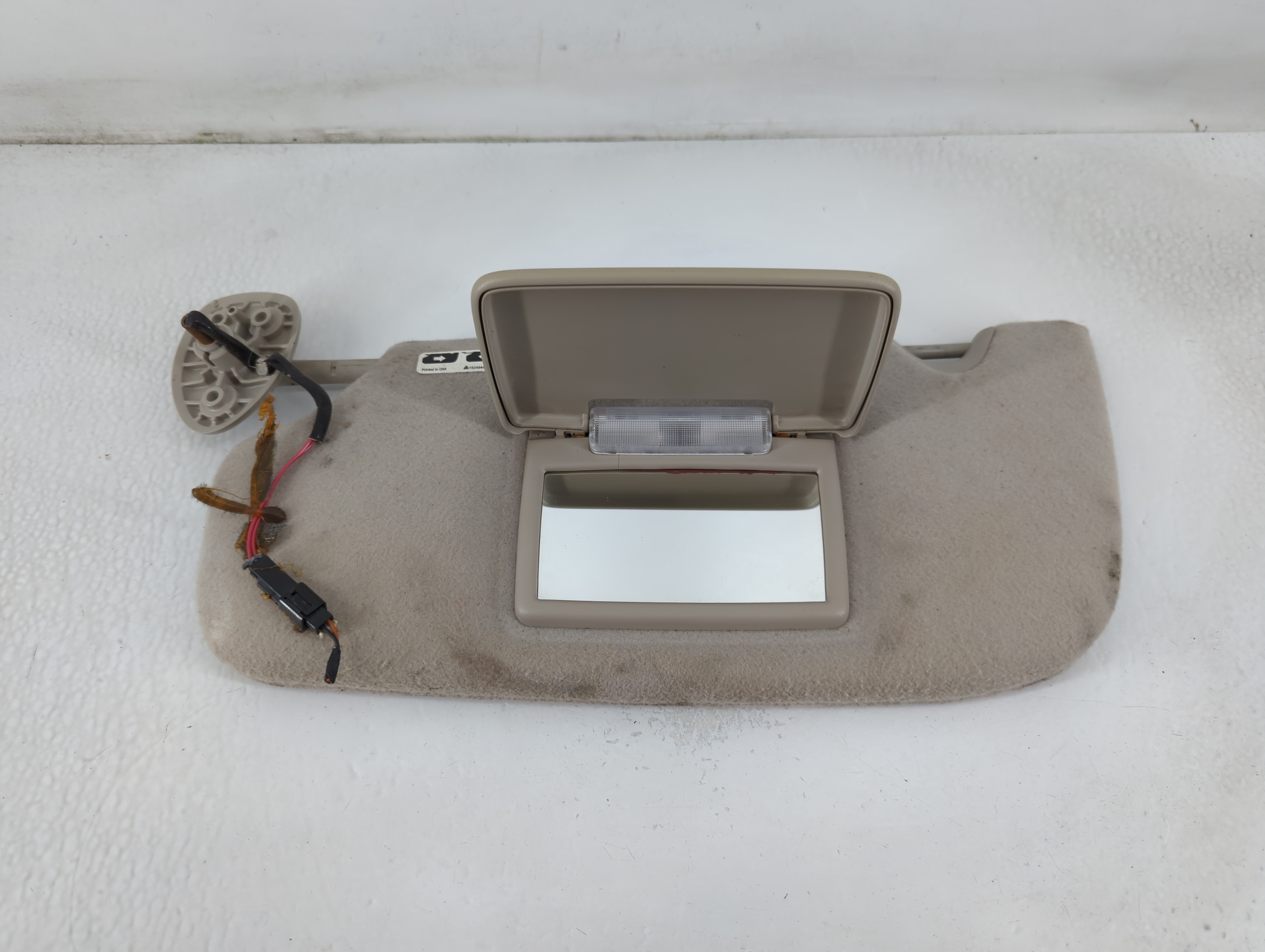 Chevrolet Trail Blazer Driver Sun Visor Mirror Left Sunvisor Grey 780868 - Oemusedautoparts1.com