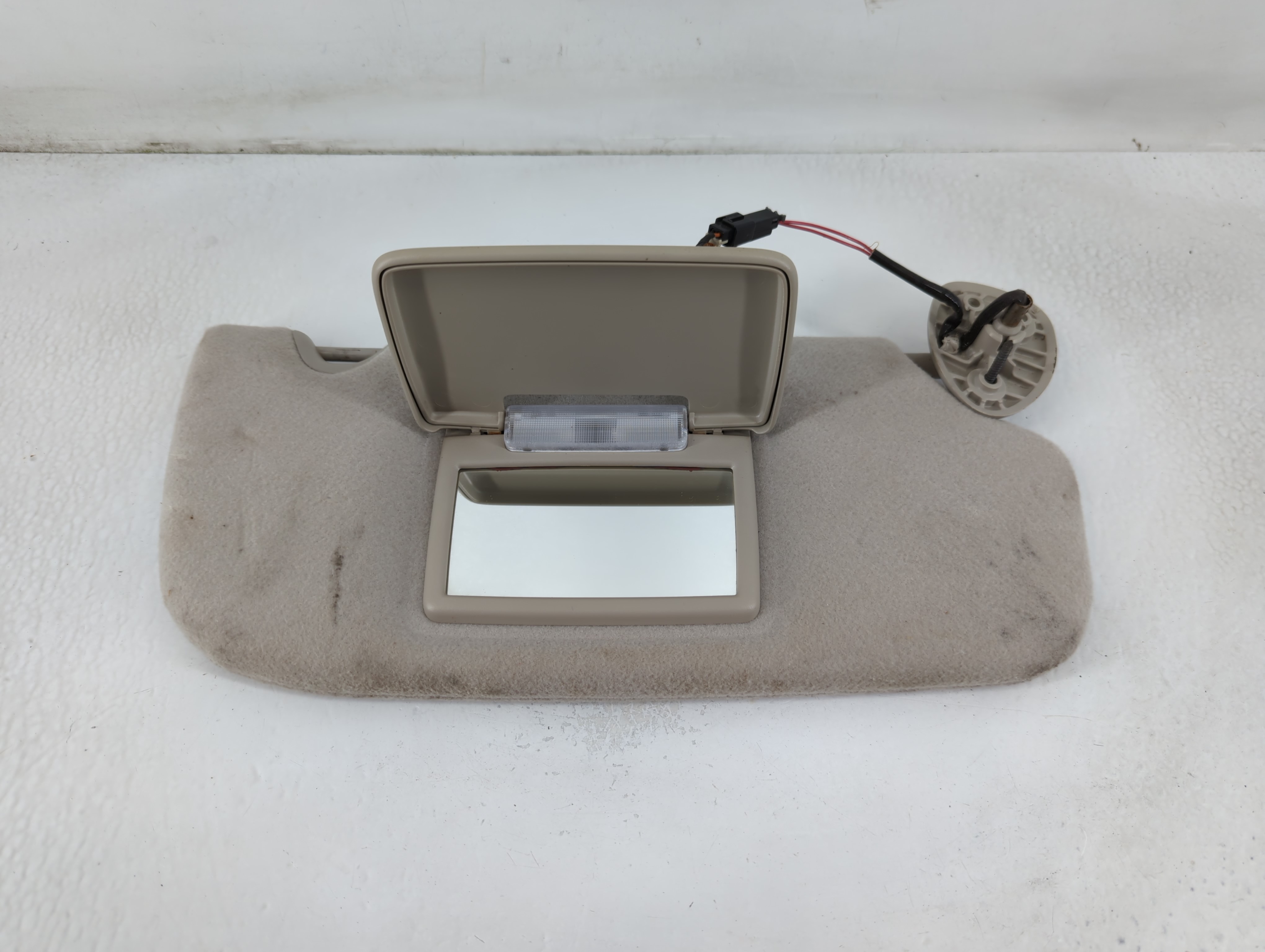 2005-2007 Chevrolet Trailblazer Passenger Sun Visor Mirror Right Sunvisor 780869 - Oemusedautoparts1.com