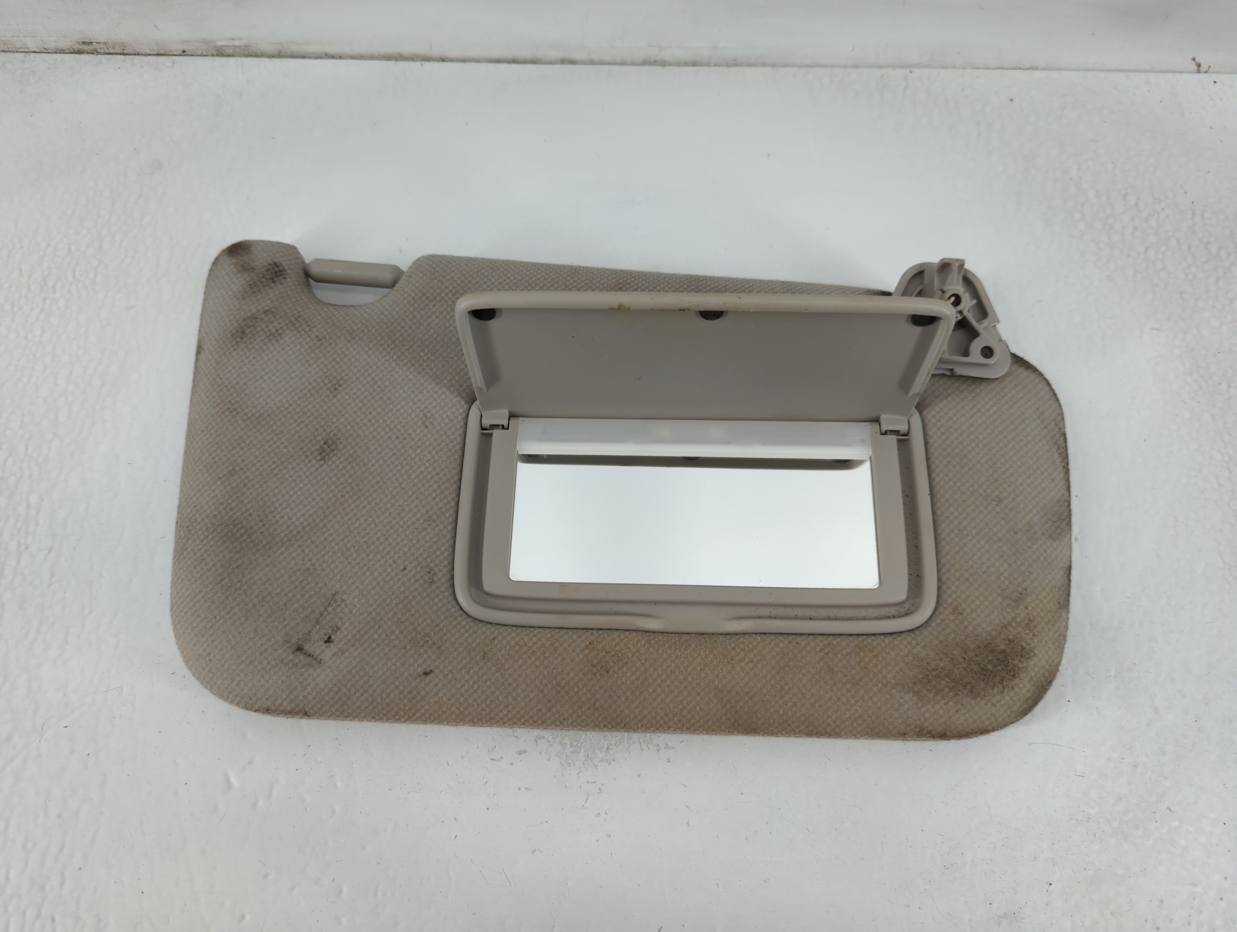 2013-2019 Nissan Sentra Passenger Sun Visor Mirror Right Sunvisor Grey 780870 - Oemusedautoparts1.com