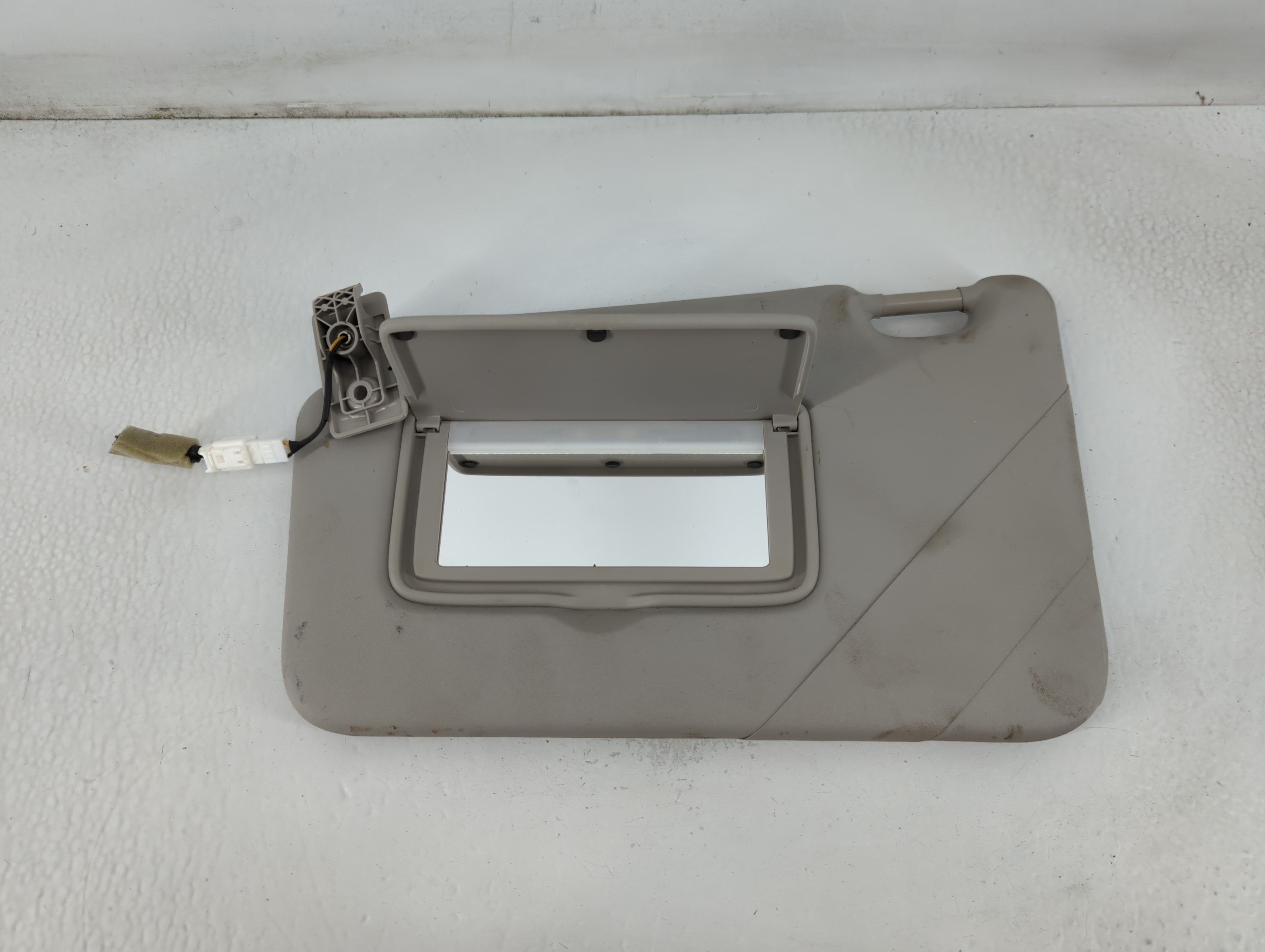 2018-2021 Nissan Kicks Driver Sun Visor Mirror Left Sunvisor Grey 780871 - Oemusedautoparts1.com