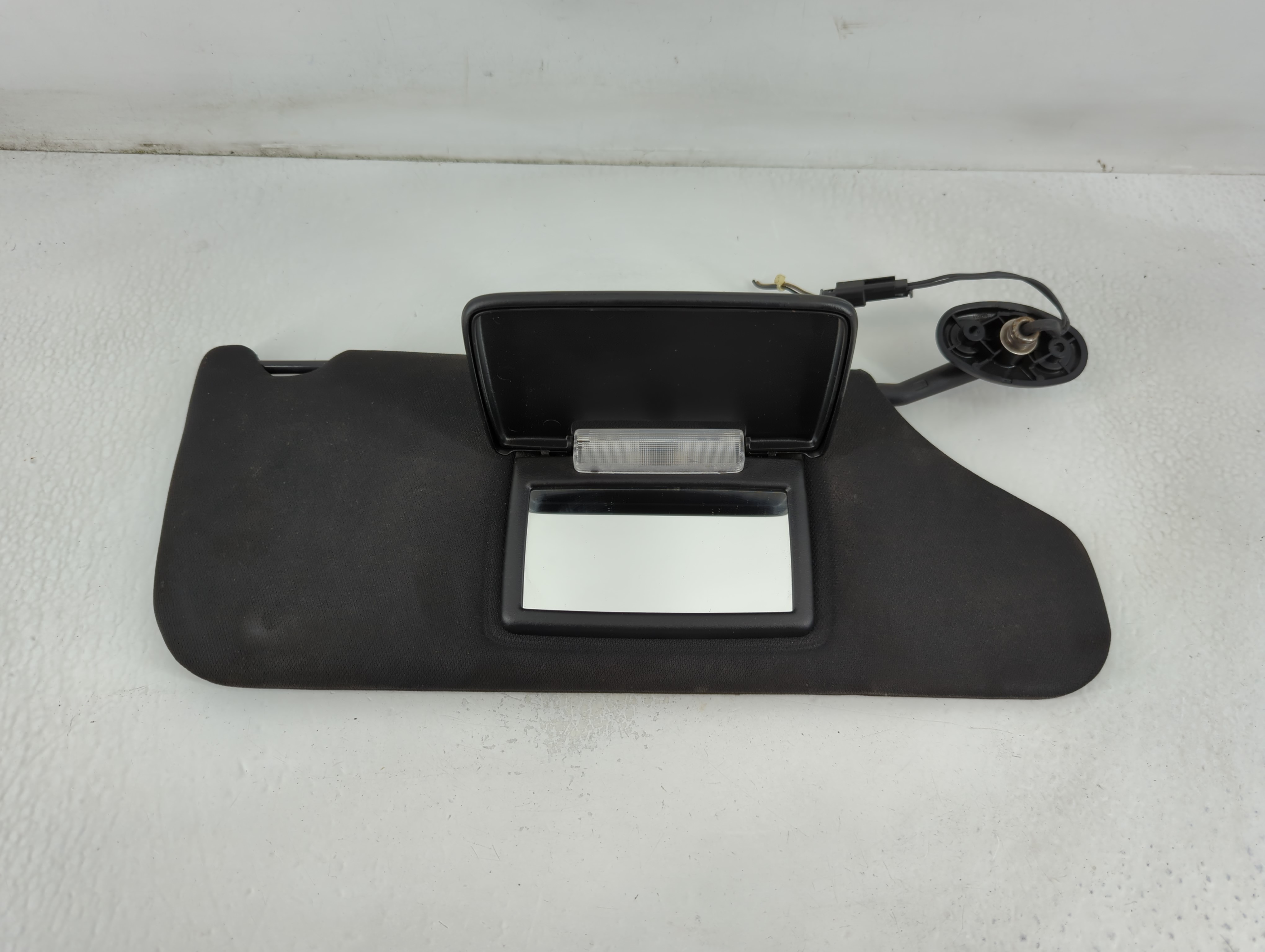 2011-2014 Chrysler 200 Passenger Sun Visor Mirror Right Sunvisor Black 780876 - Oemusedautoparts1.com