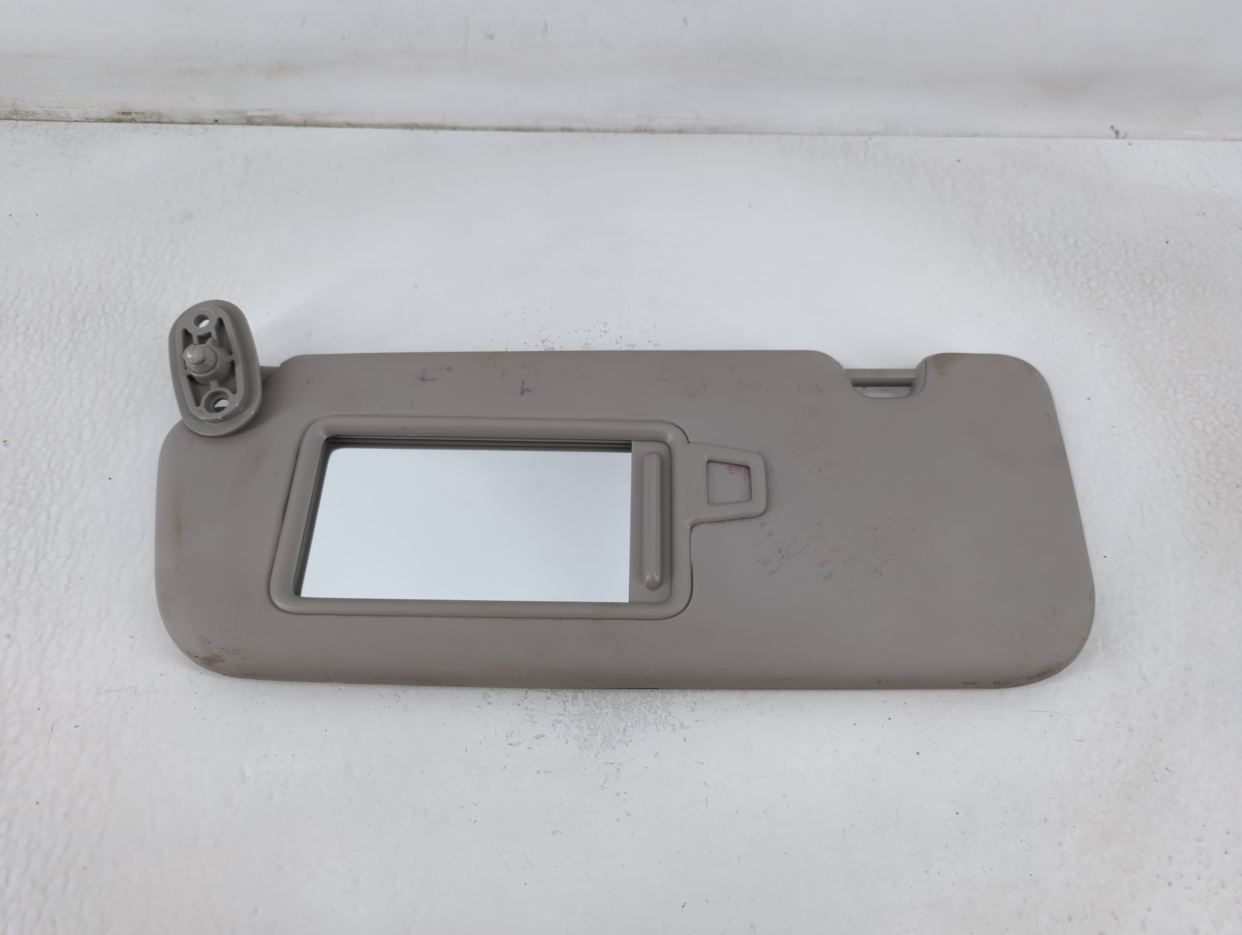 2017-2018 Kia Forte Driver Sun Visor Mirror Left Sunvisor Dark Grey 780880 - Oemusedautoparts1.com