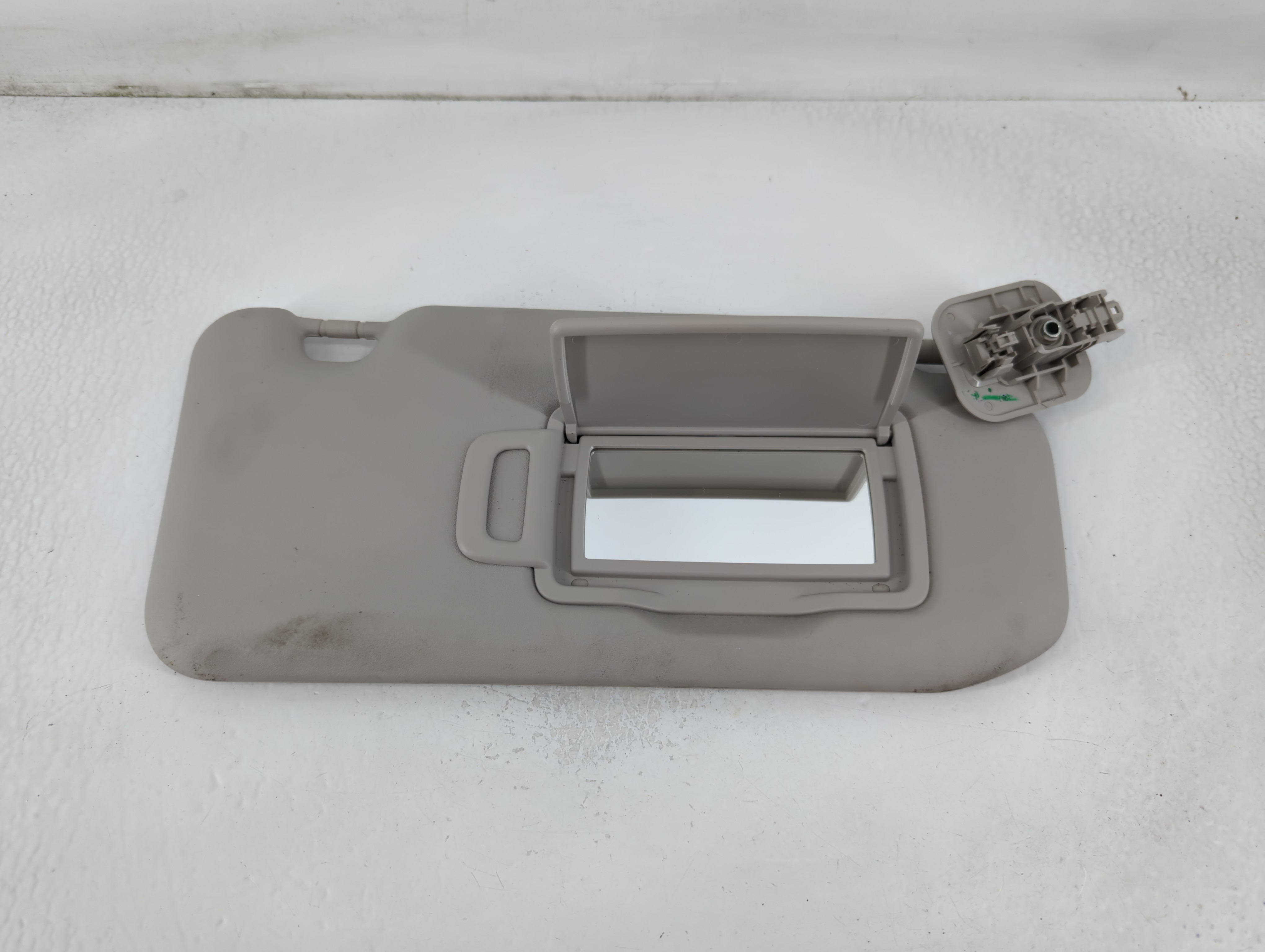 2020-2022 Nissan Sentra Driver Sun Visor Mirror Left Sunvisor Grey 780888 - Oemusedautoparts1.com