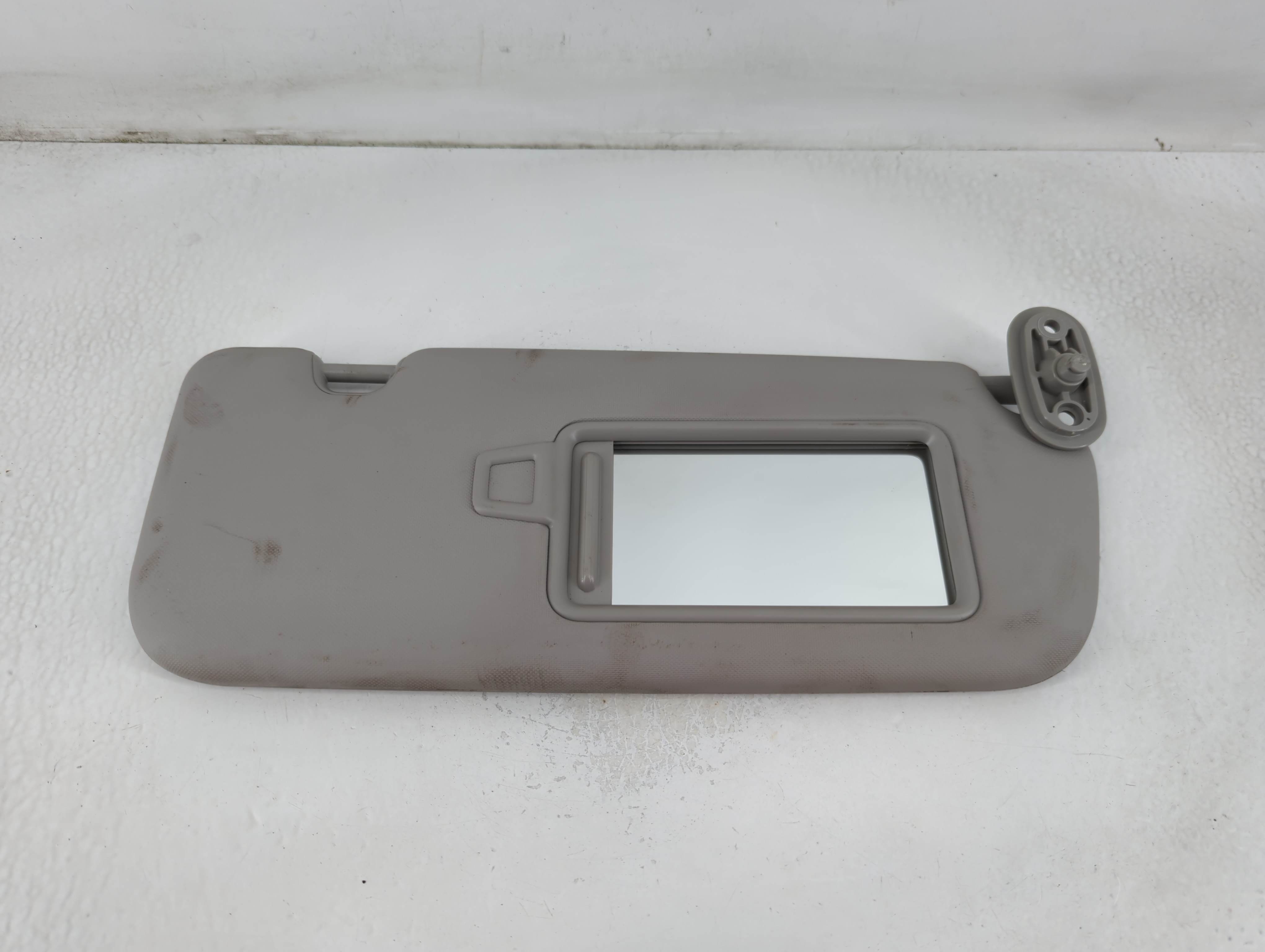 2017-2018 Kia Forte Passenger Sun Visor Mirror Right Sunvisor Grey 780897 - Oemusedautoparts1.com