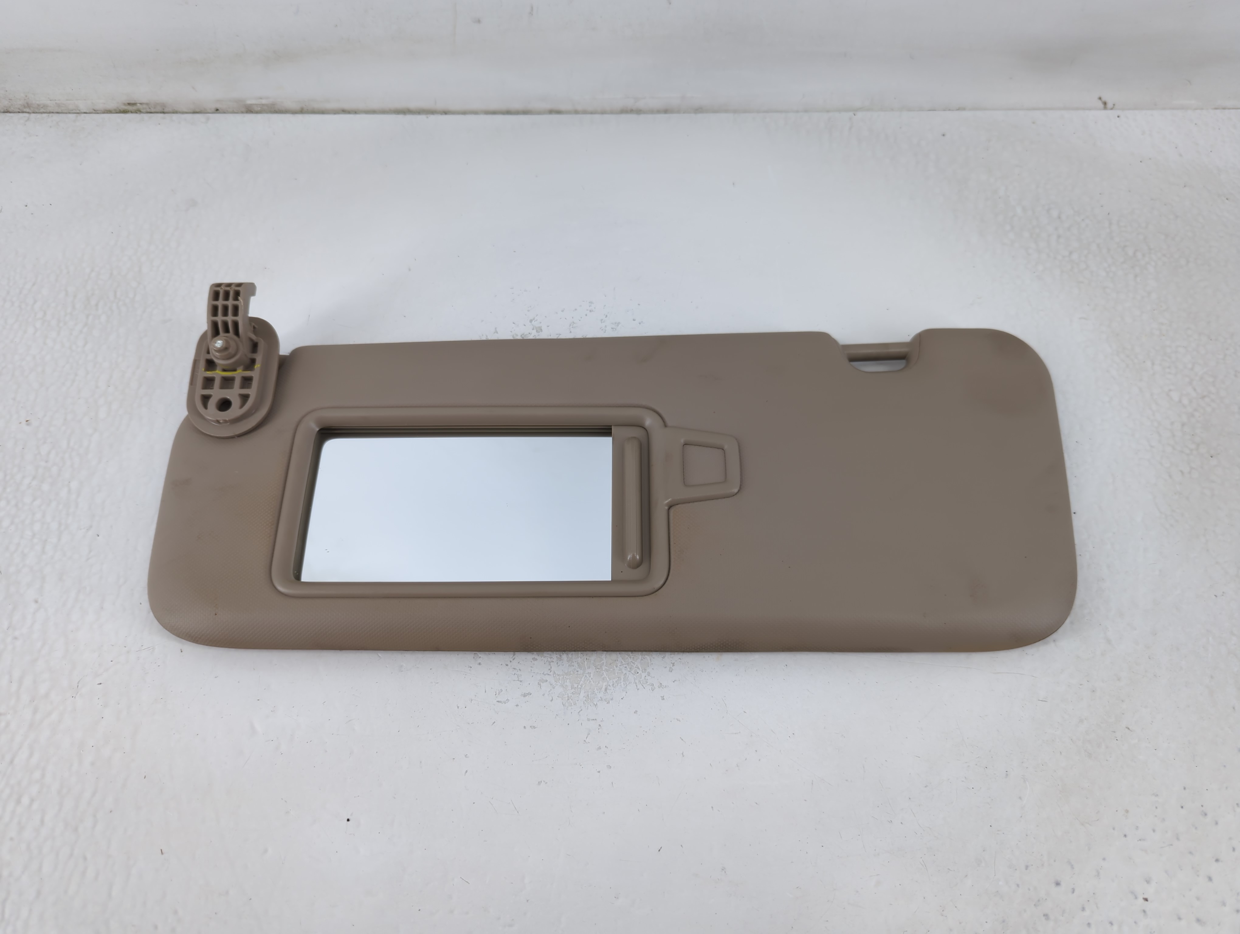 2017-2020 Hyundai Elantra Driver Sun Visor Mirror Left Sunvisor Grey 780909 - Oemusedautoparts1.com