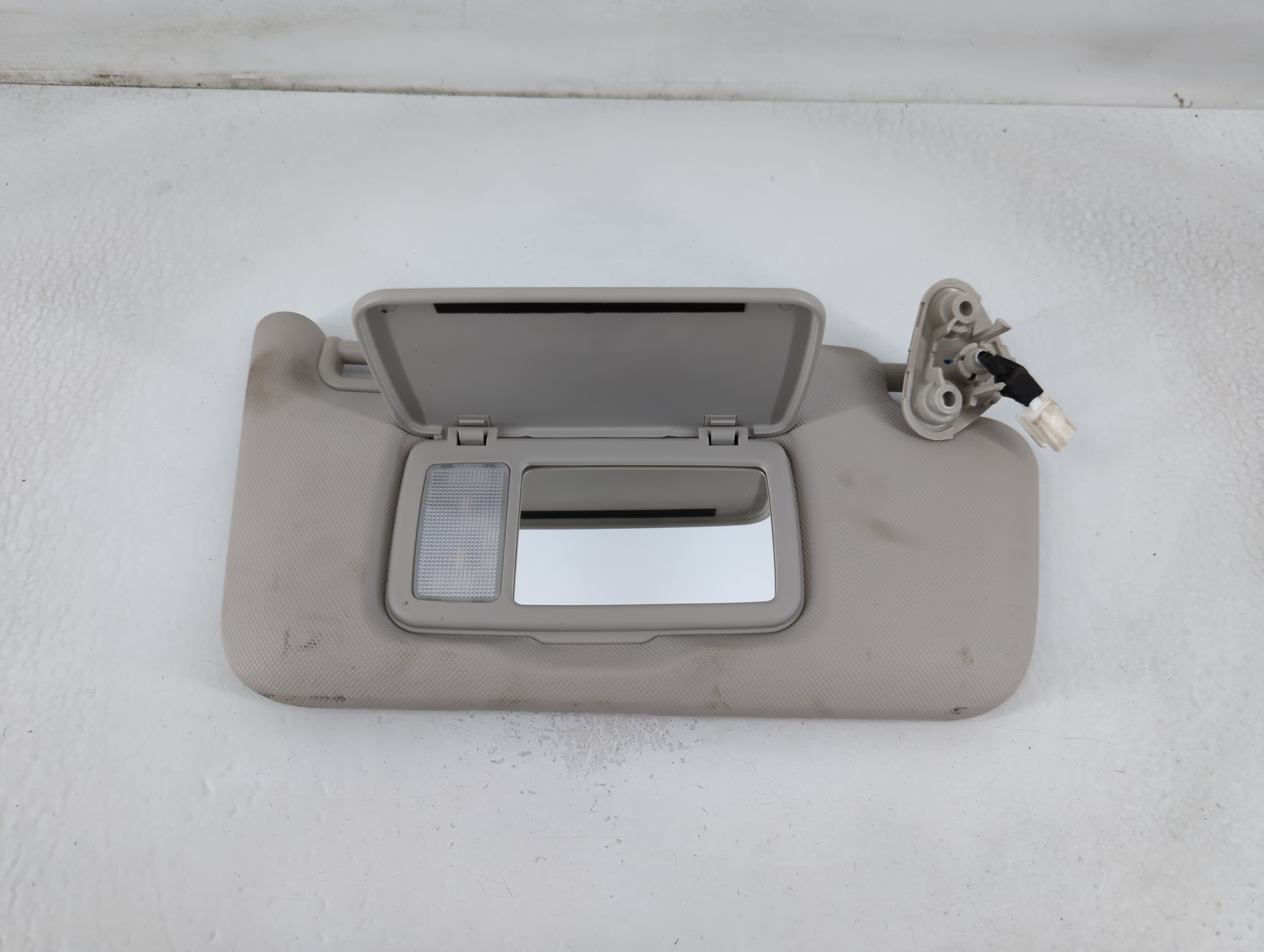 Subaru Xv Passenger Sun Visor Mirror Right Sunvisor Grey 780915 - Oemusedautoparts1.com
