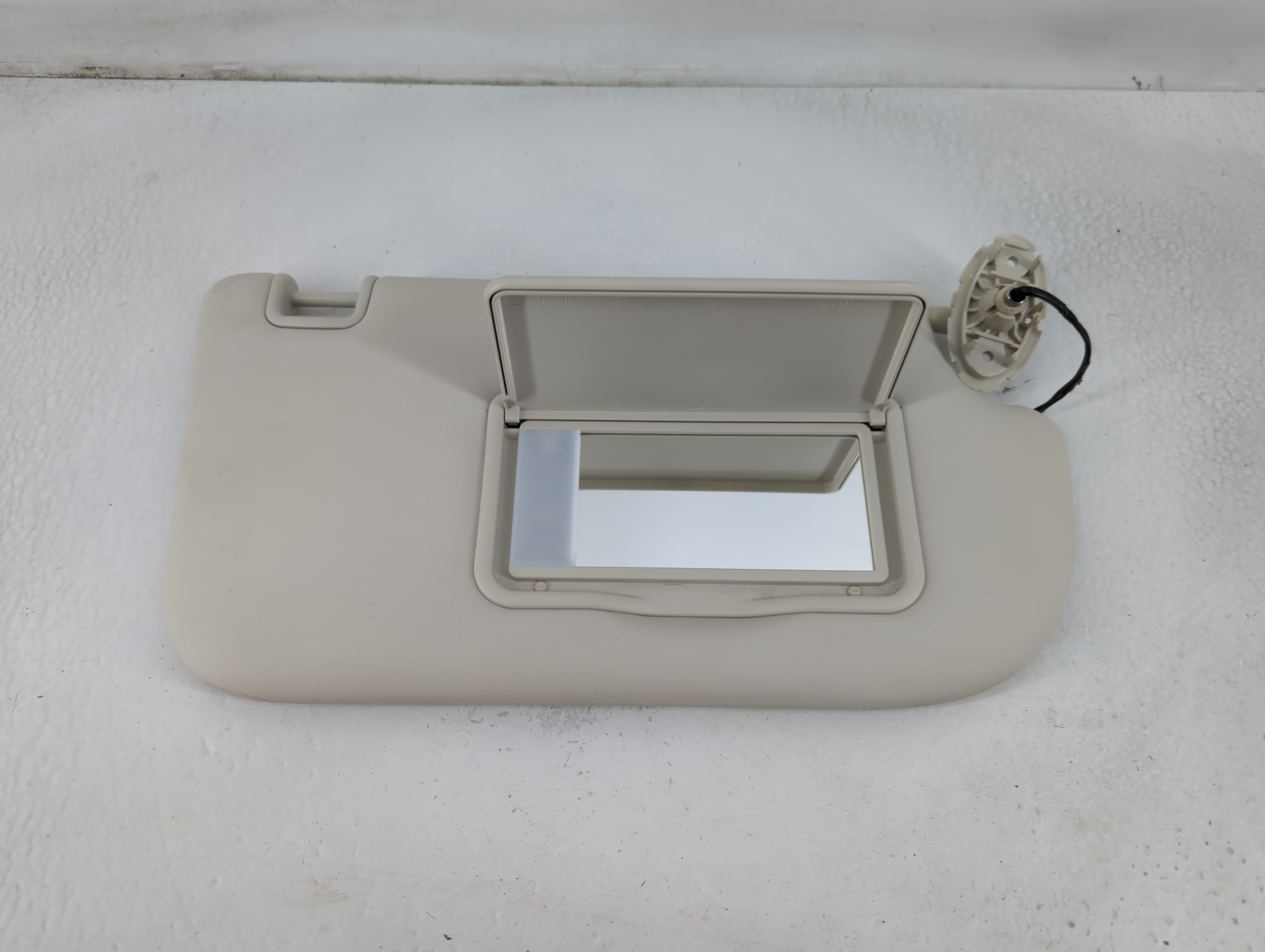 2013-2019 Ford Escape Passenger Sun Visor Mirror Right Sunvisor Pale Grey 780920 - Oemusedautoparts1.com