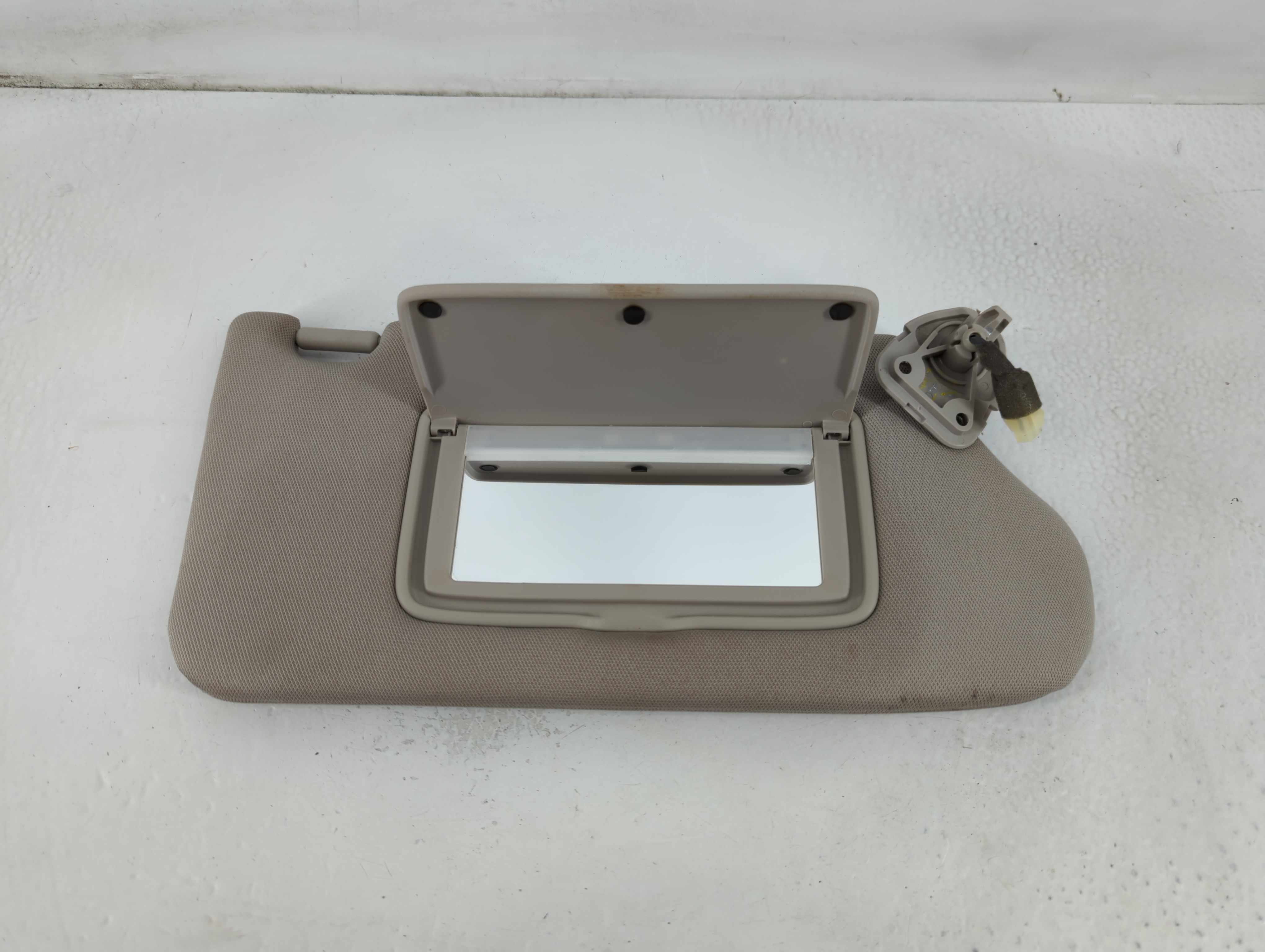 Picture of 2013-2018 Nissan Altima Passenger Sun Visor Mirror Right Sunvisor Grey 780925