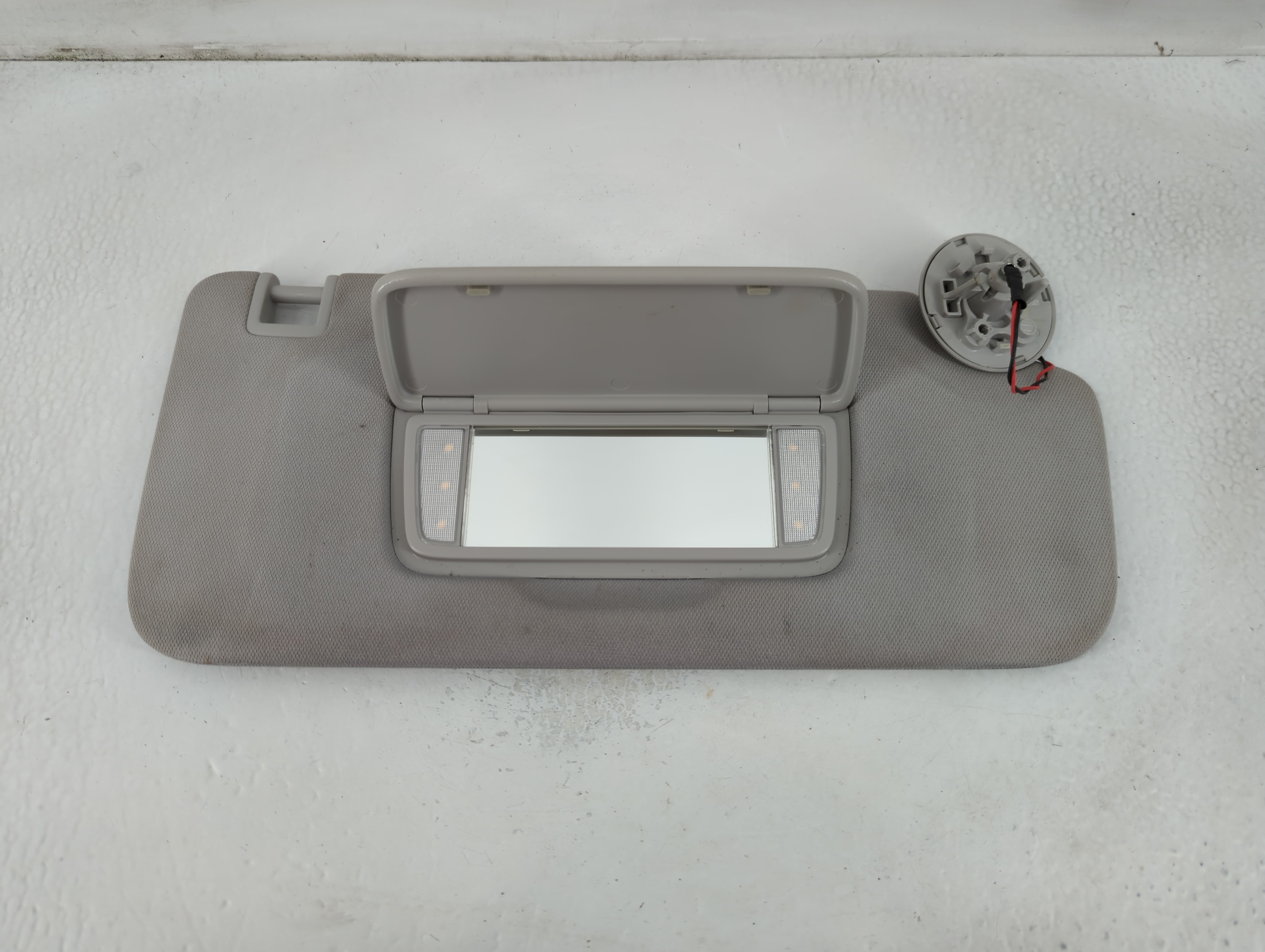 Picture of 2018-2022 Chevrolet Traverse Passenger Sun Visor Mirror Right Sunvisor 780929