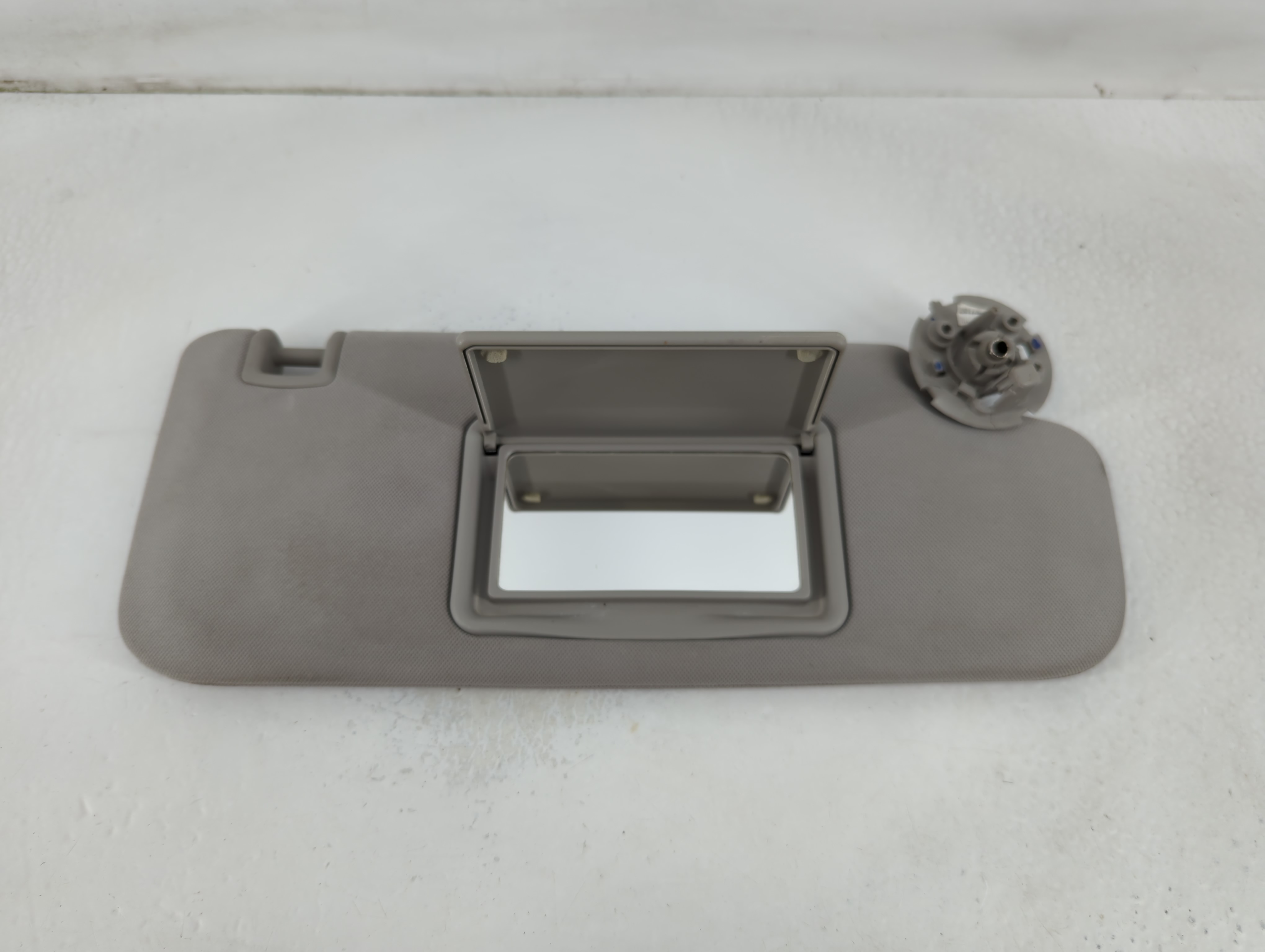 2004-2012 Chevrolet Malibu Passenger Sun Visor Mirror Right Sunvisor Grey 780937 - Oemusedautoparts1.com