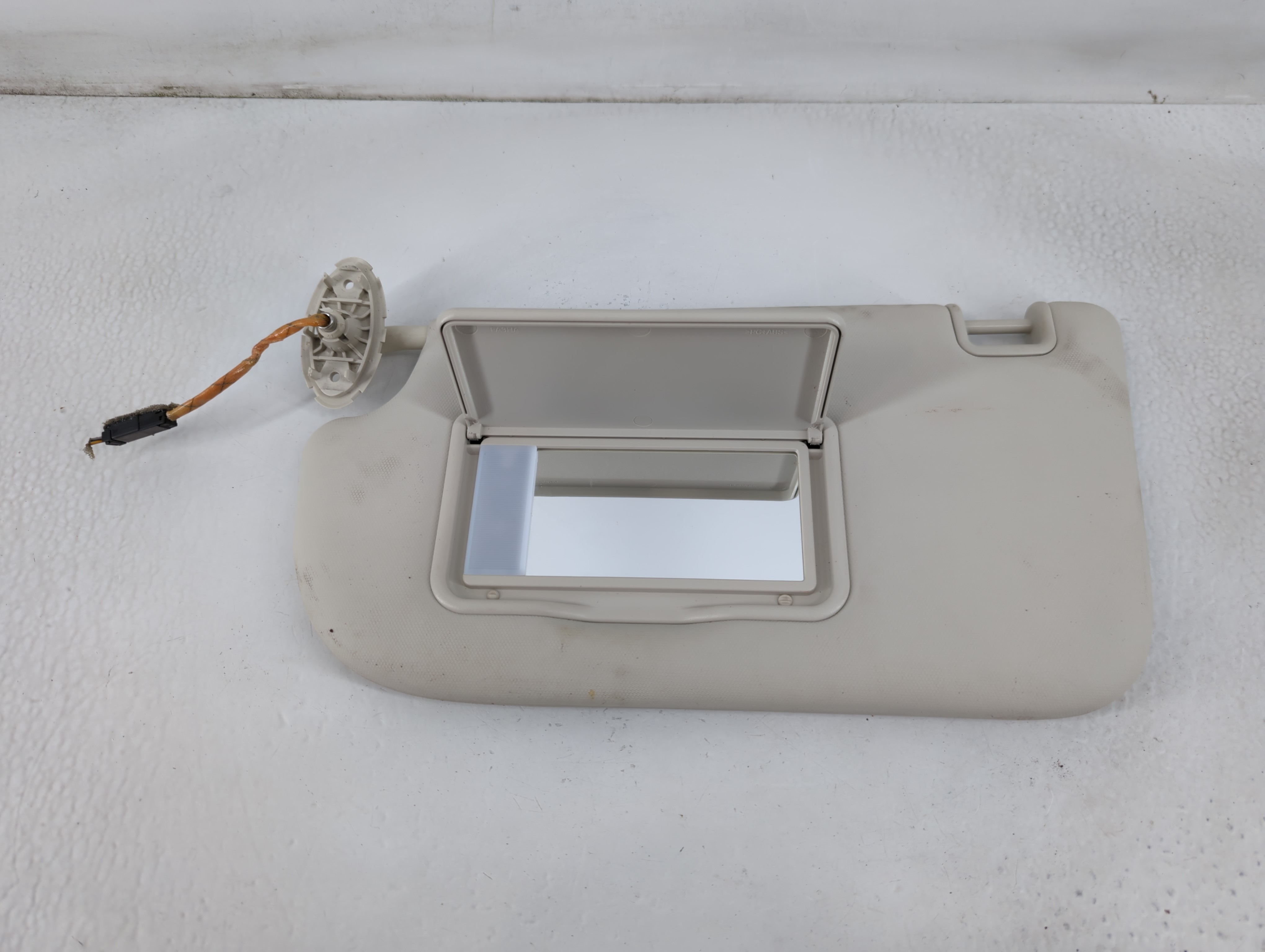 2013-2019 Ford Escape Driver Sun Visor Mirror Left Sunvisor Pale Grey 780945 - Oemusedautoparts1.com