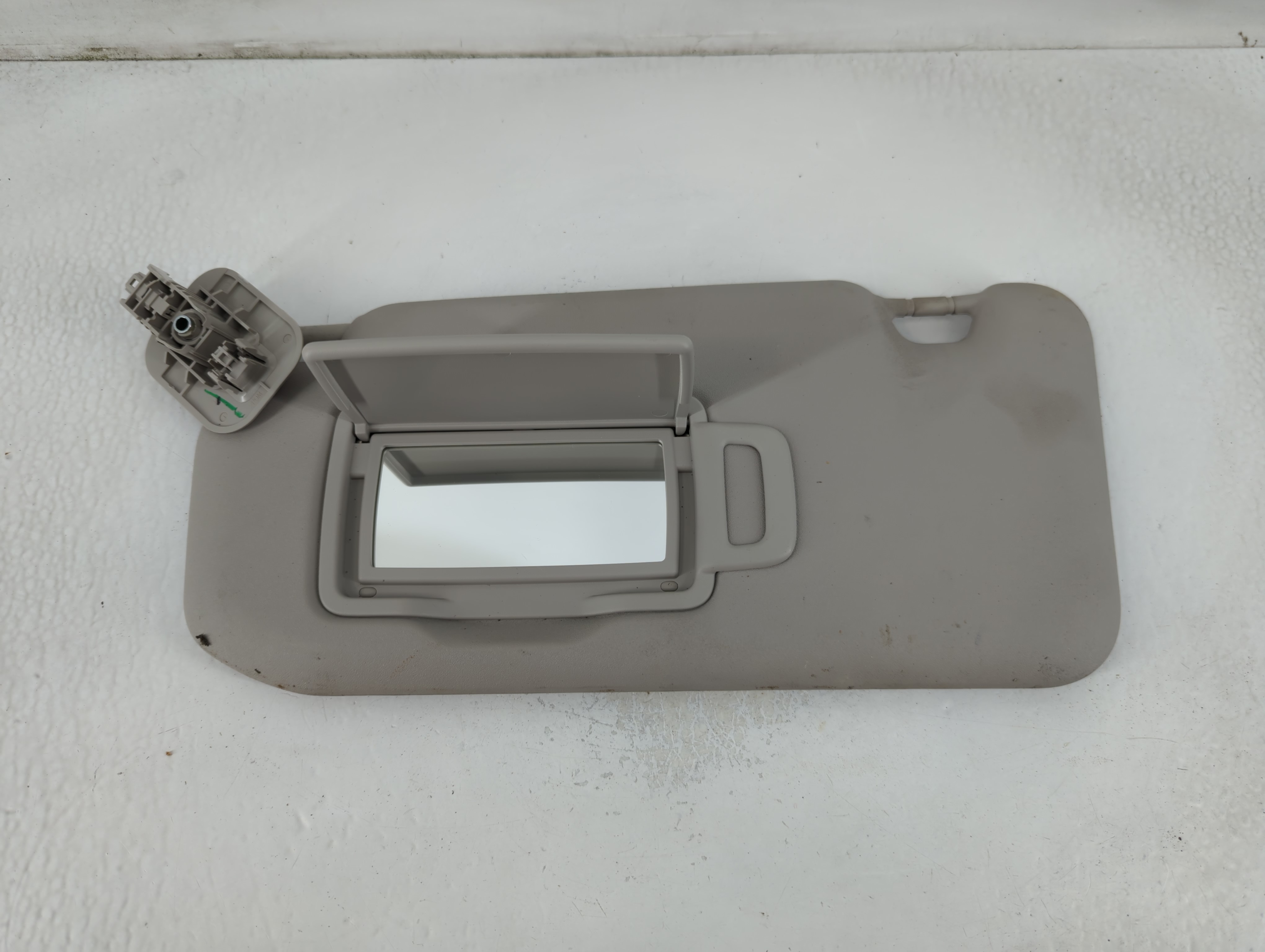 2020-2022 Nissan Sentra Driver Sun Visor Mirror Left Sunvisor Grey 780950 - Oemusedautoparts1.com