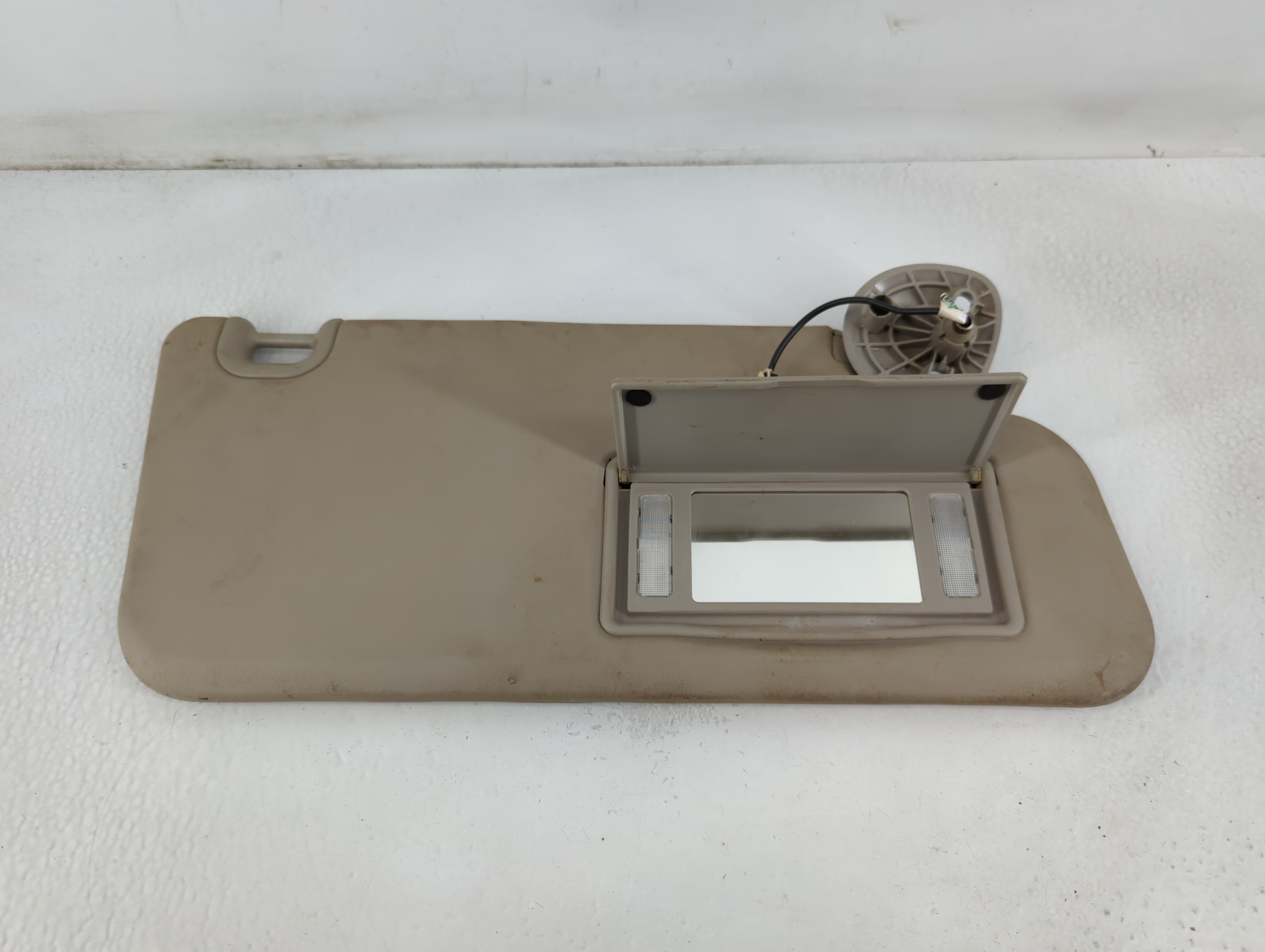 Picture of Dodge Ram 1500 Driver Sun Visor Mirror Left Sunvisor Beige 780956
