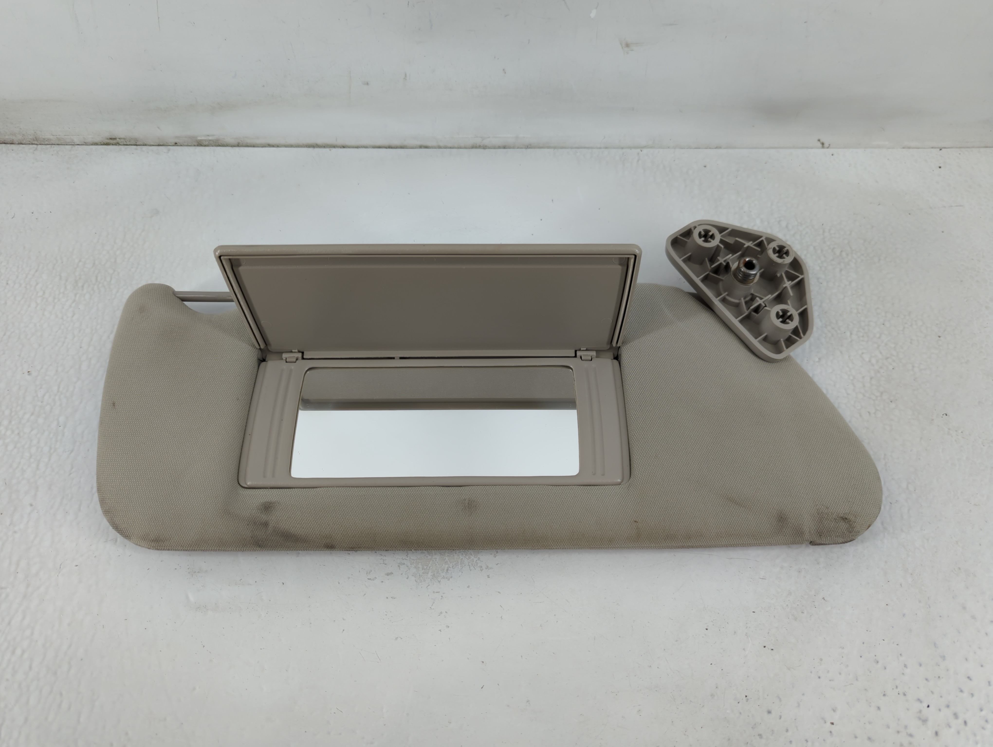 Picture of 2010 Hummer H3 Passenger Sun Visor Mirror Right Sunvisor Grey 780961