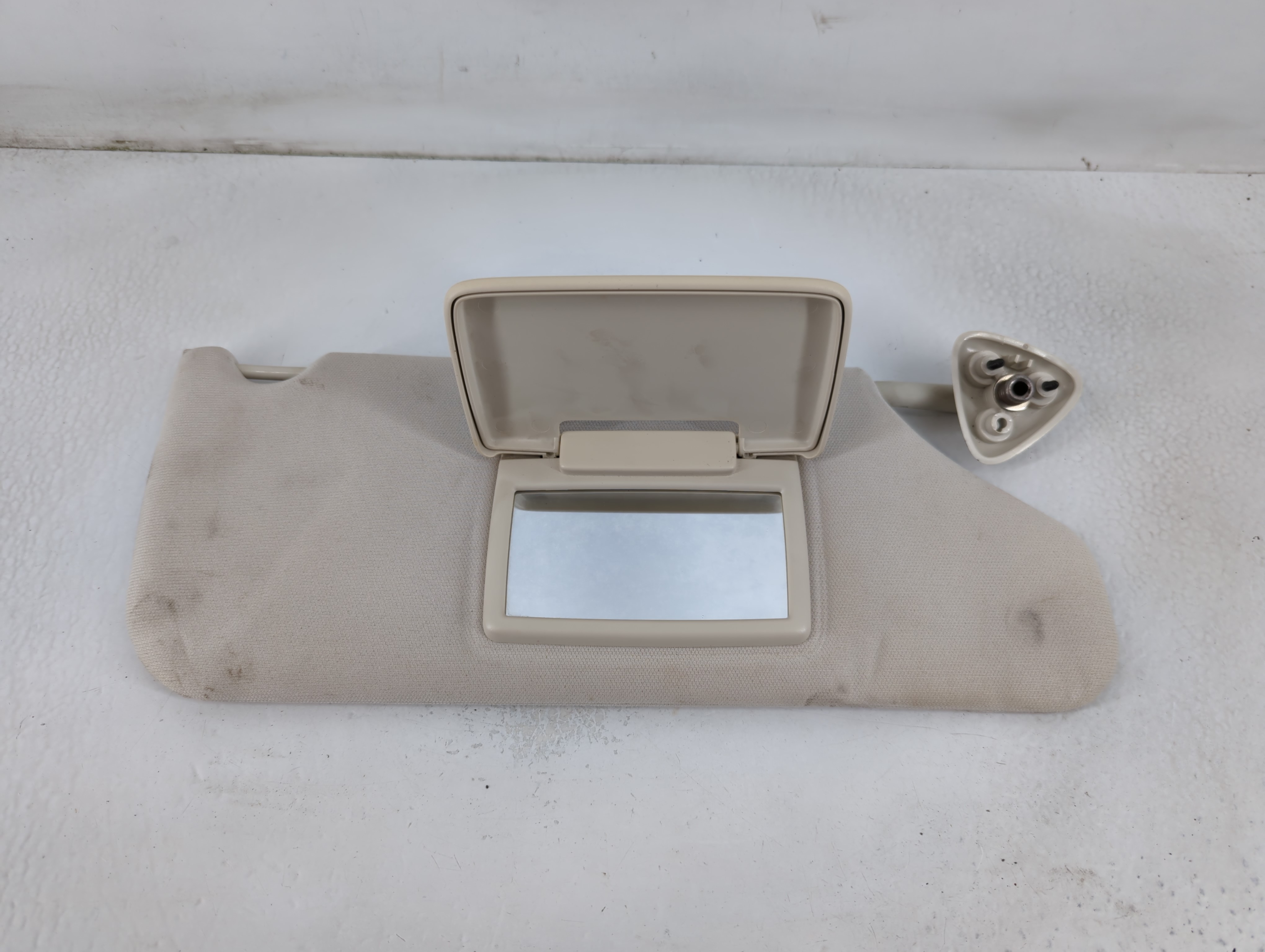 2008-2010 Dodge Charger Driver Sun Visor Mirror Left Sunvisor Pale Grey 780962 - Oemusedautoparts1.com