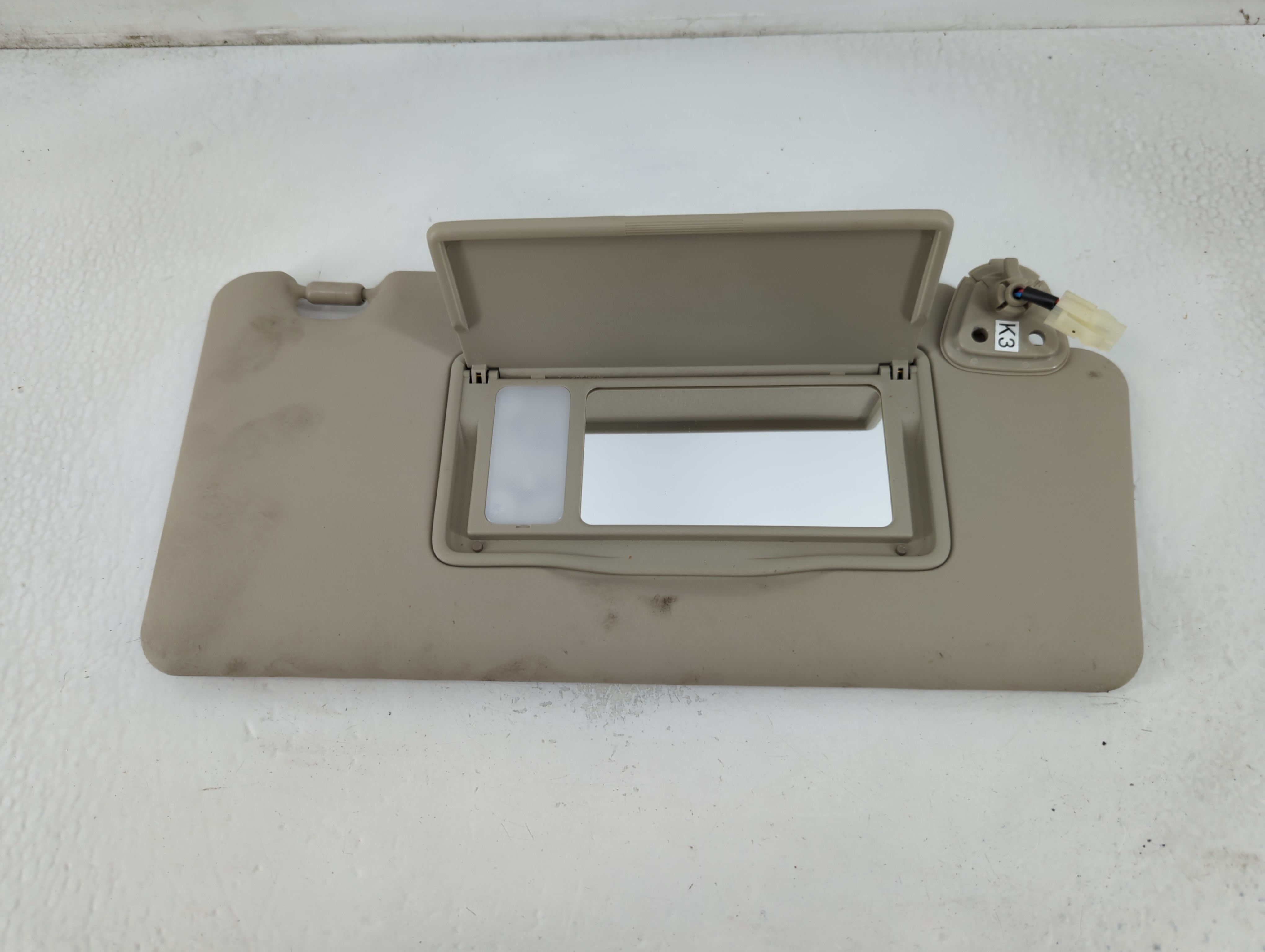 Picture of 2008-2015 Nissan Rogue Passenger Sun Visor Mirror Right Sunvisor Grey 780963