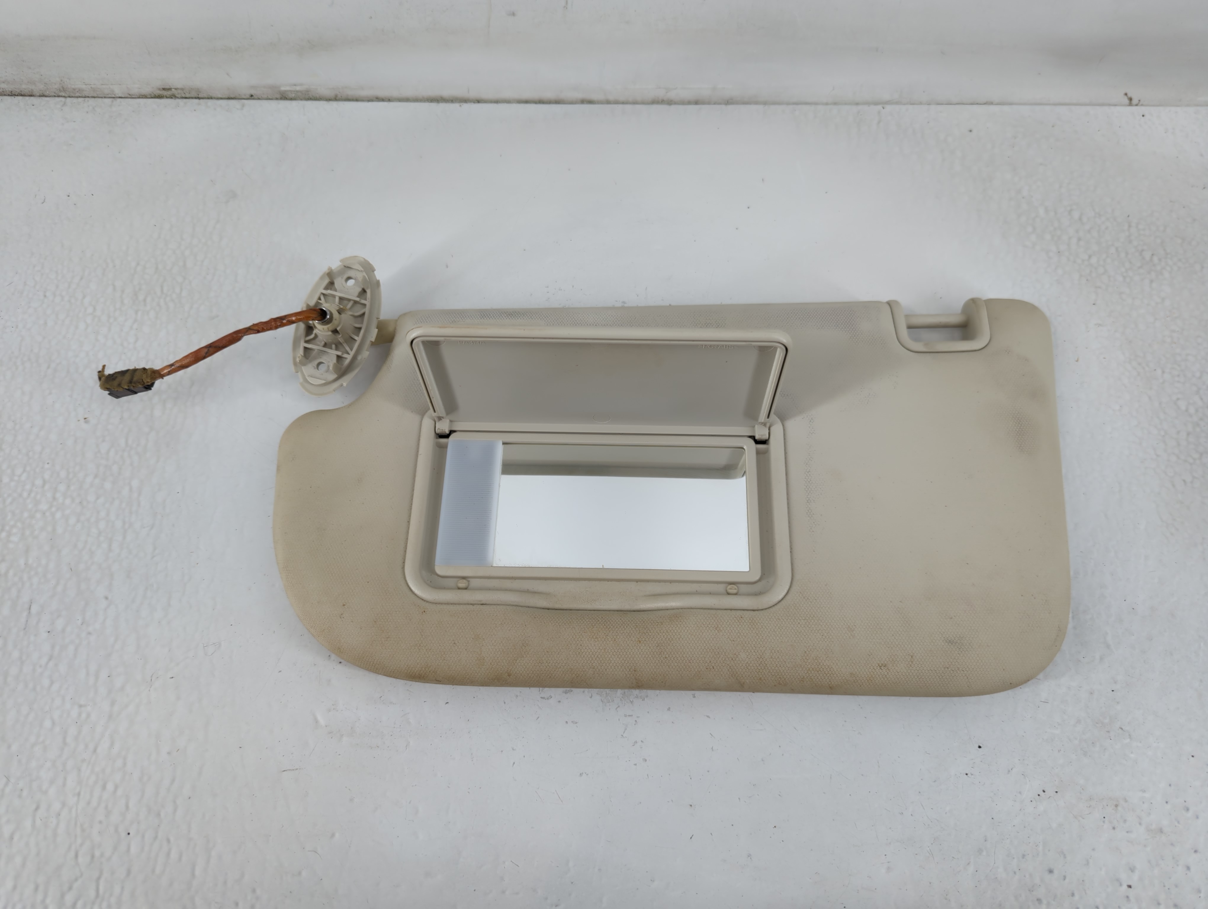 2013-2019 Ford Escape Driver Sun Visor Mirror Left Sunvisor Cream 780966 - Oemusedautoparts1.com