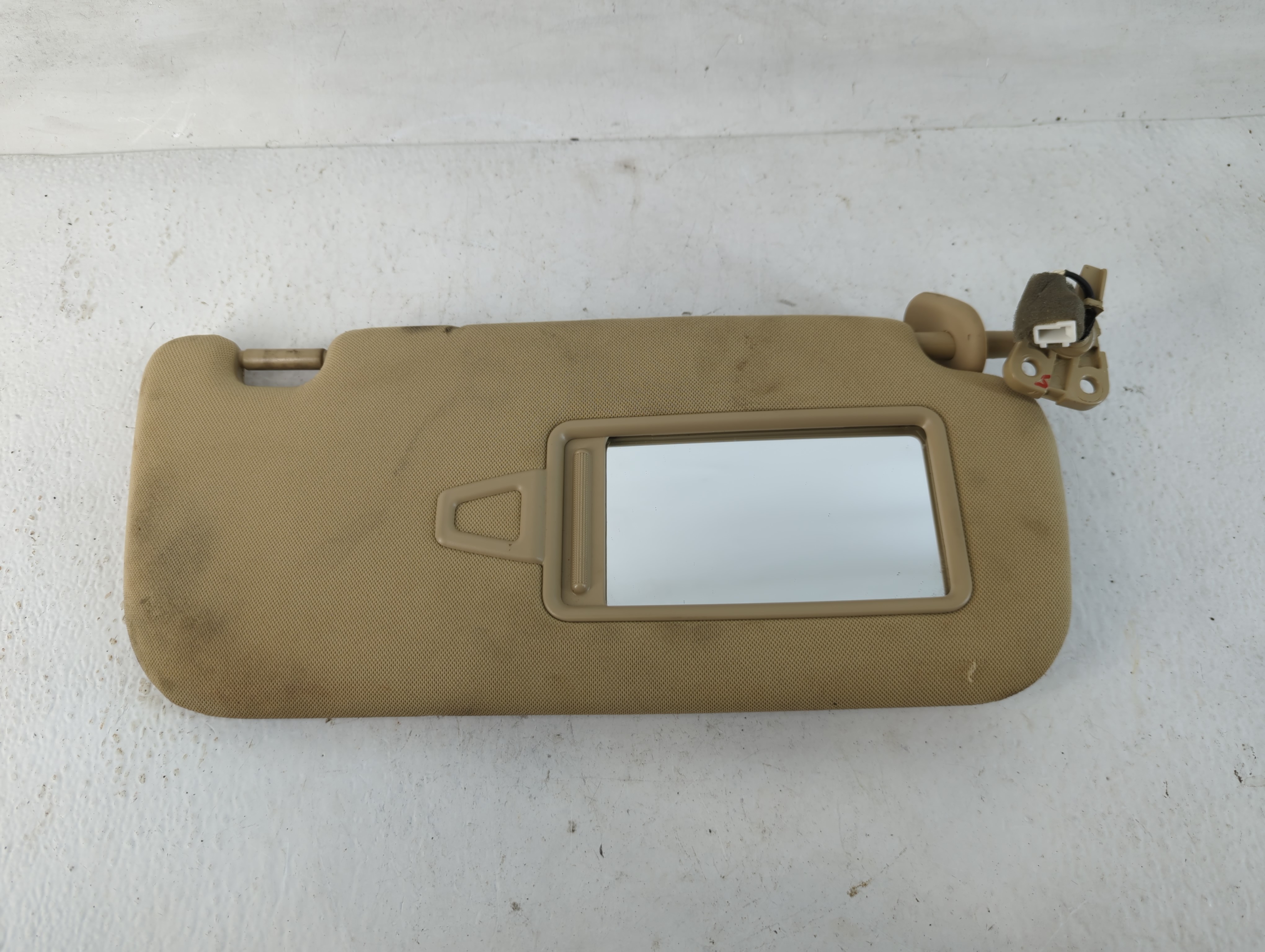 2009-2014 Hyundai Genesis Passenger Sun Visor Mirror Right Sunvisor 780974 - Oemusedautoparts1.com