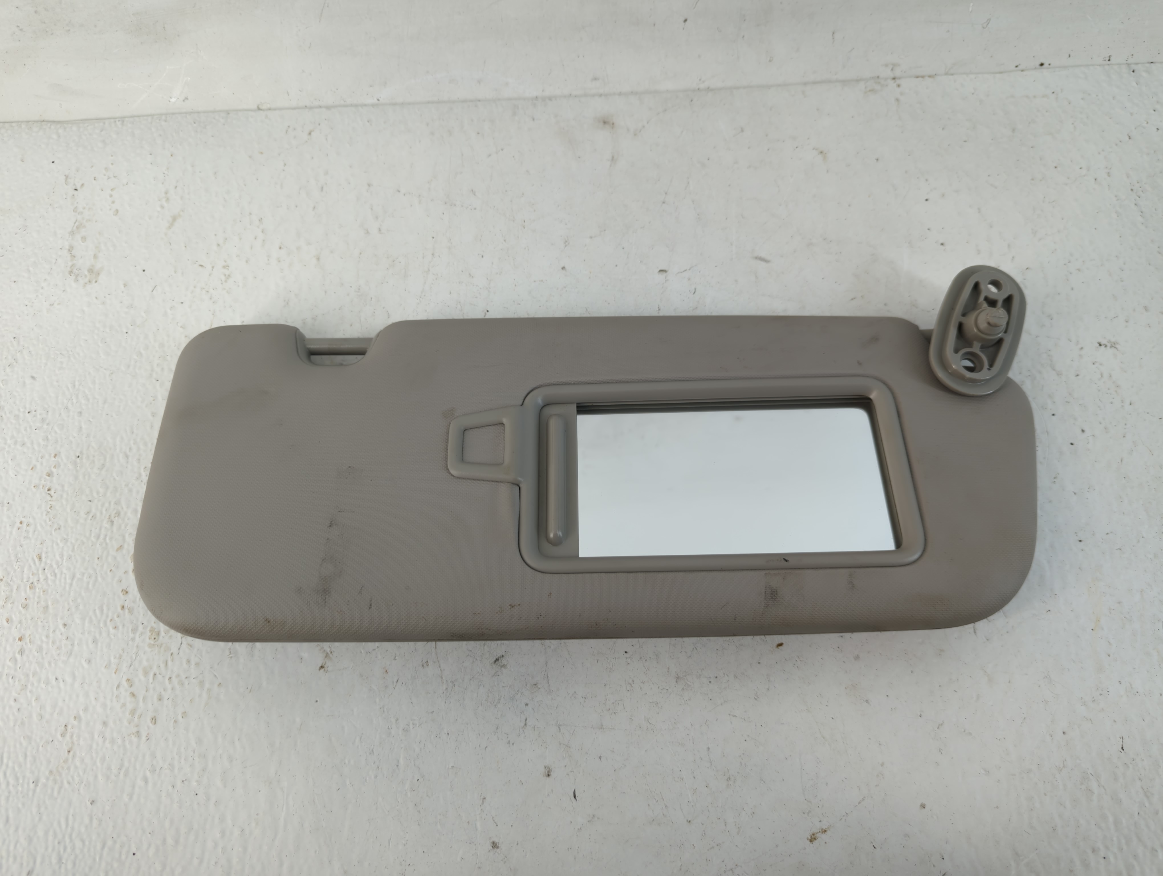 2017-2018 Kia Forte Passenger Sun Visor Mirror Right Sunvisor Grey 780980 - Oemusedautoparts1.com