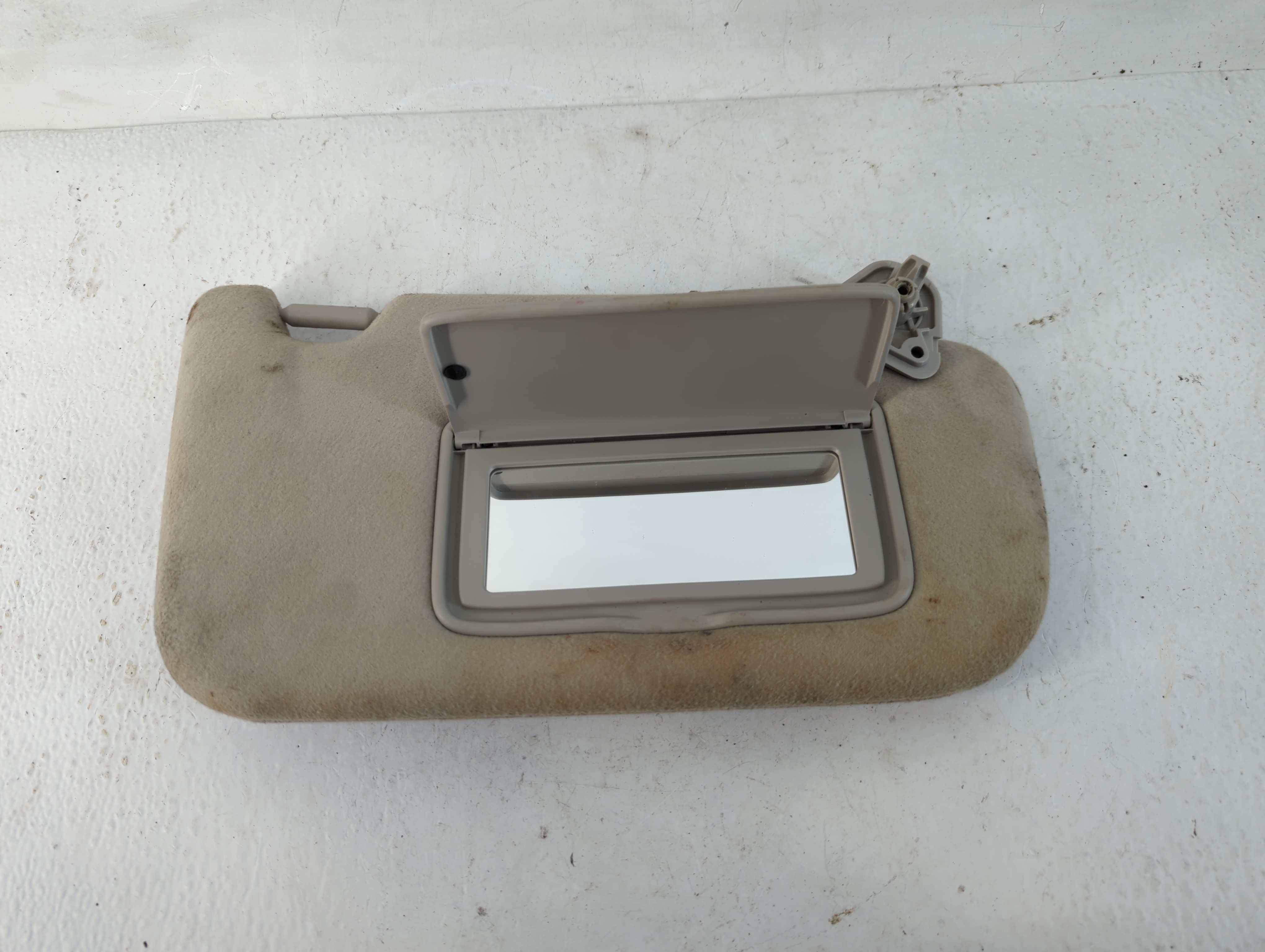 Picture of 2013-2019 Nissan Sentra Passenger Sun Visor Mirror Right Sunvisor Grey 780983