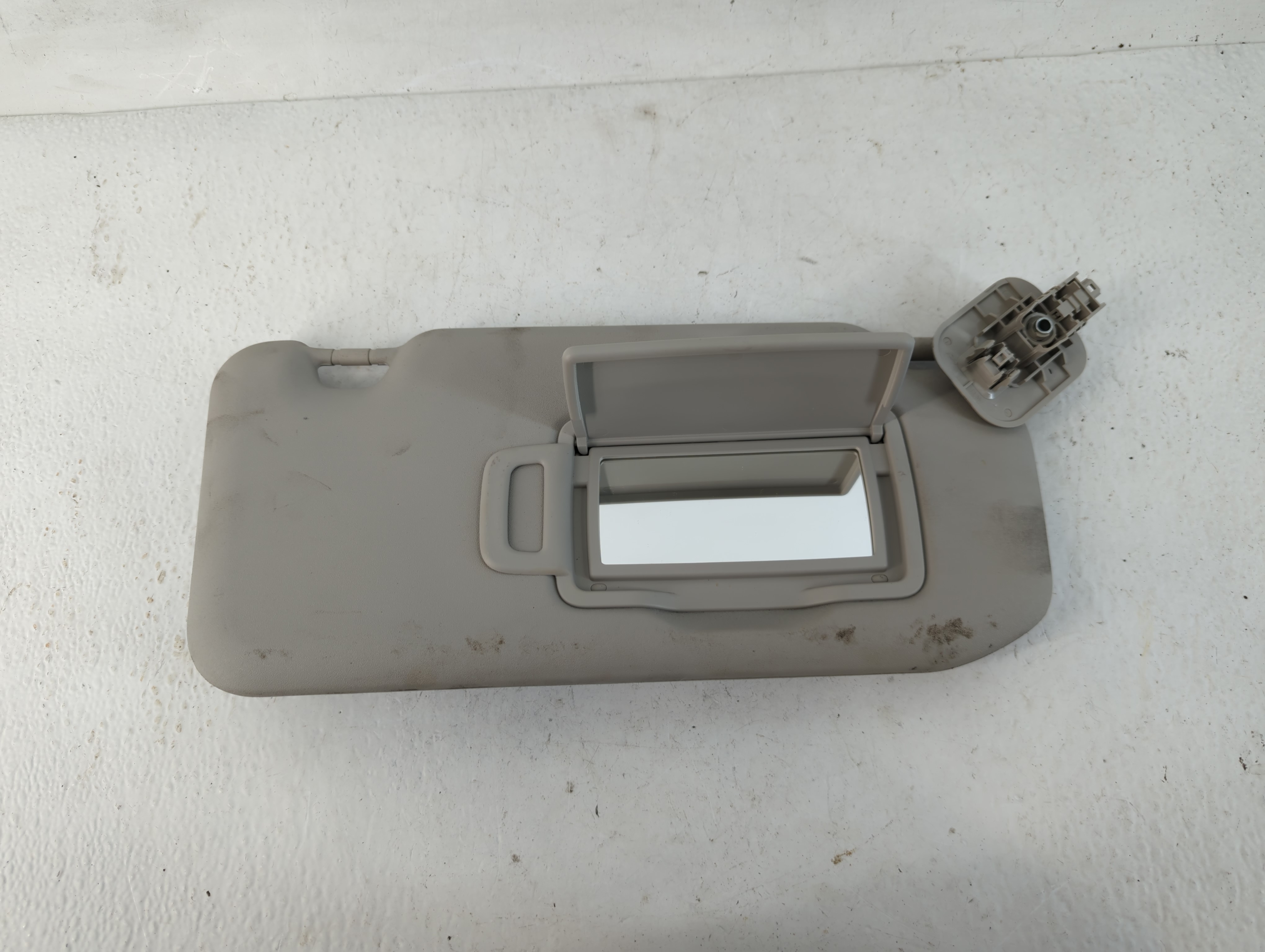 2020-2022 Nissan Sentra Passenger Sun Visor Mirror Right Sunvisor Grey 780987 - Oemusedautoparts1.com