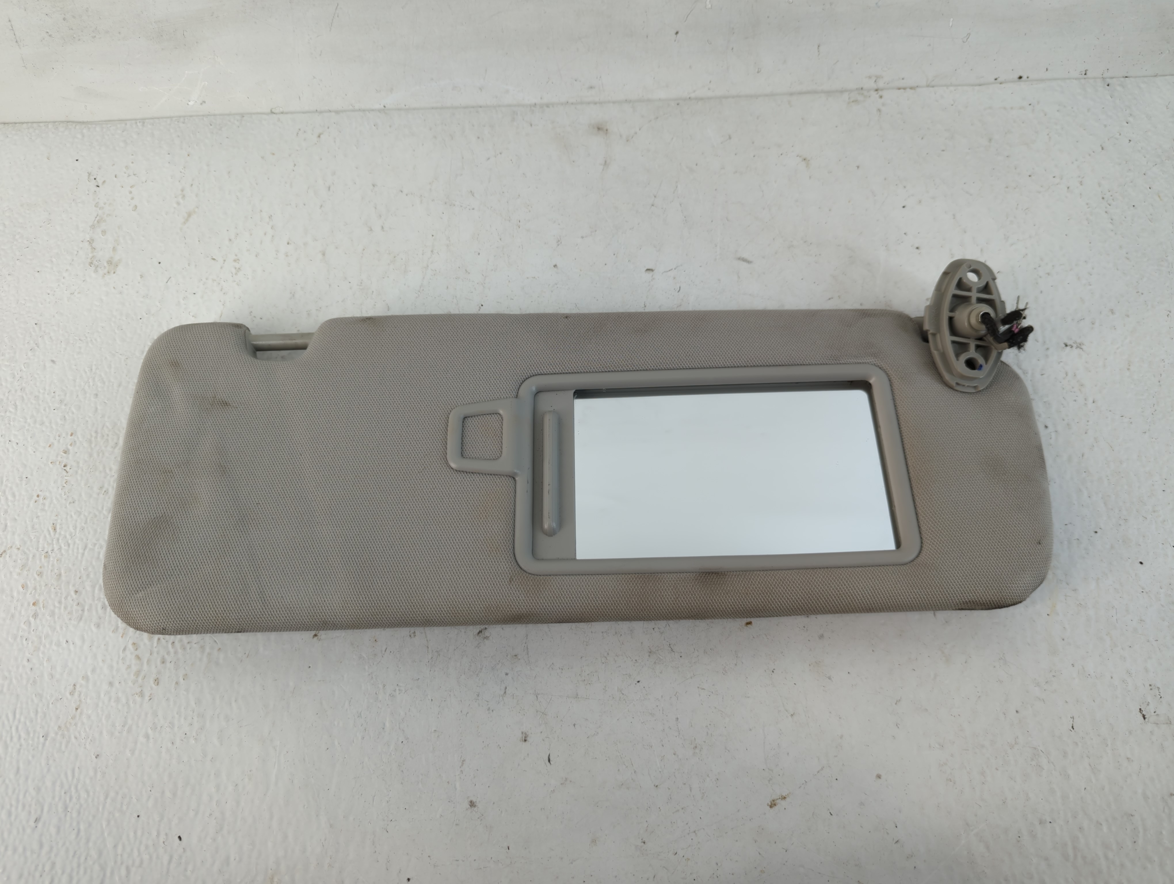 2016-2020 Kia Sorento Passenger Sun Visor Mirror Right Sunvisor Grey 780988 - Oemusedautoparts1.com