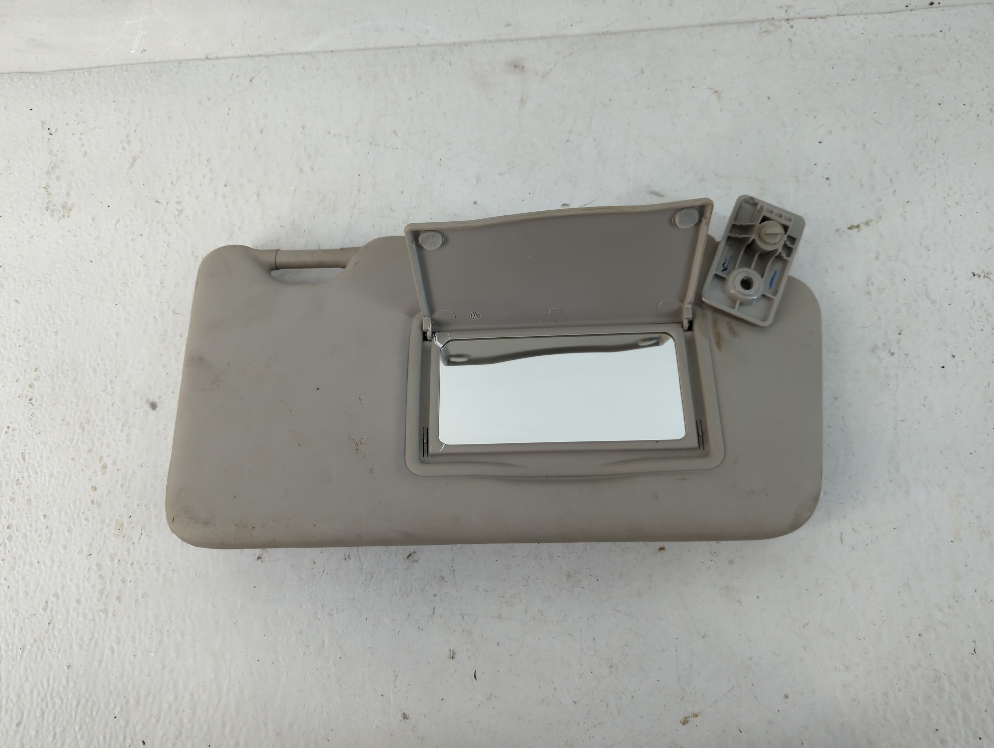2014-2014 Nissan Versa Note Passenger Sun Visor Mirror Right Sunvisor 781000 - Oemusedautoparts1.com