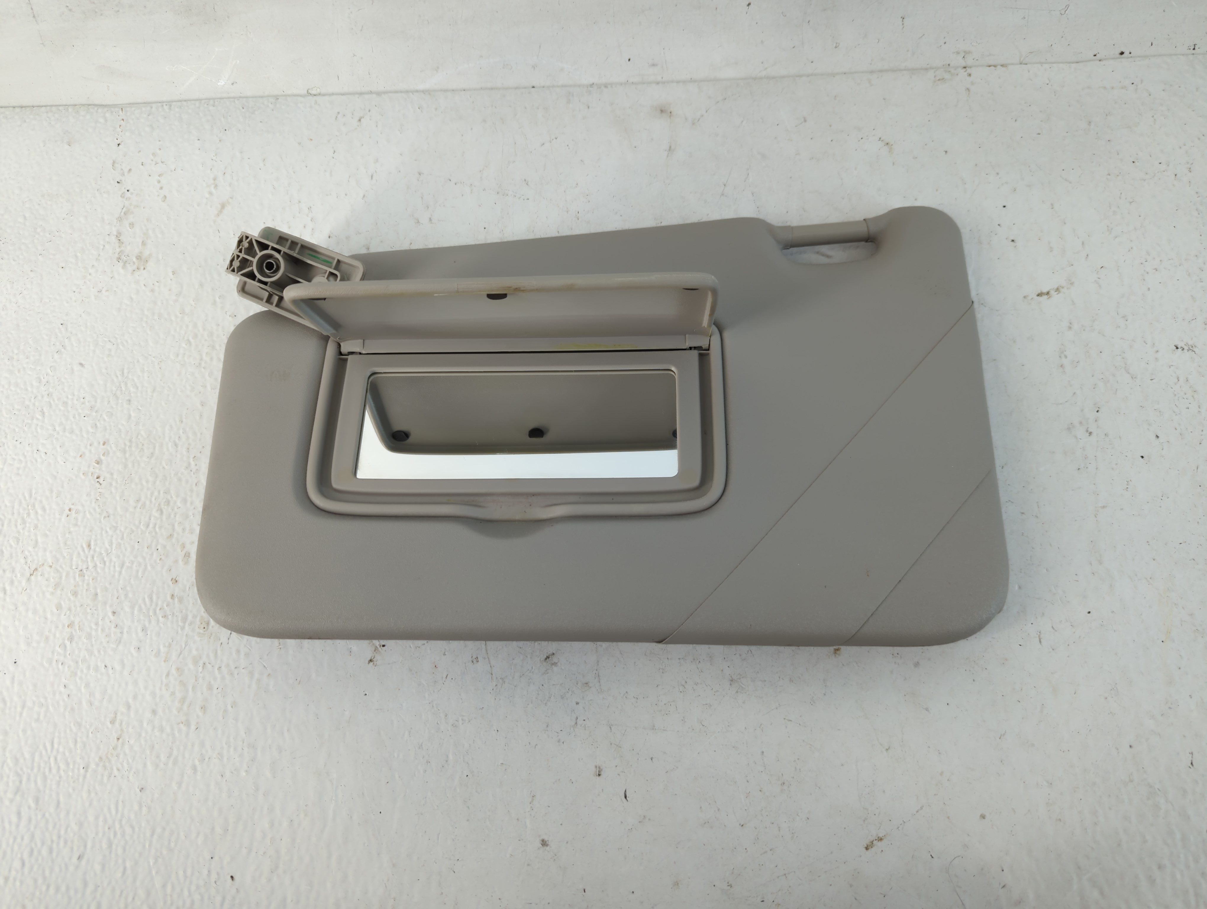 2018-2021 Nissan Kicks Driver Sun Visor Mirror Left Sunvisor Grey 781029 - Oemusedautoparts1.com