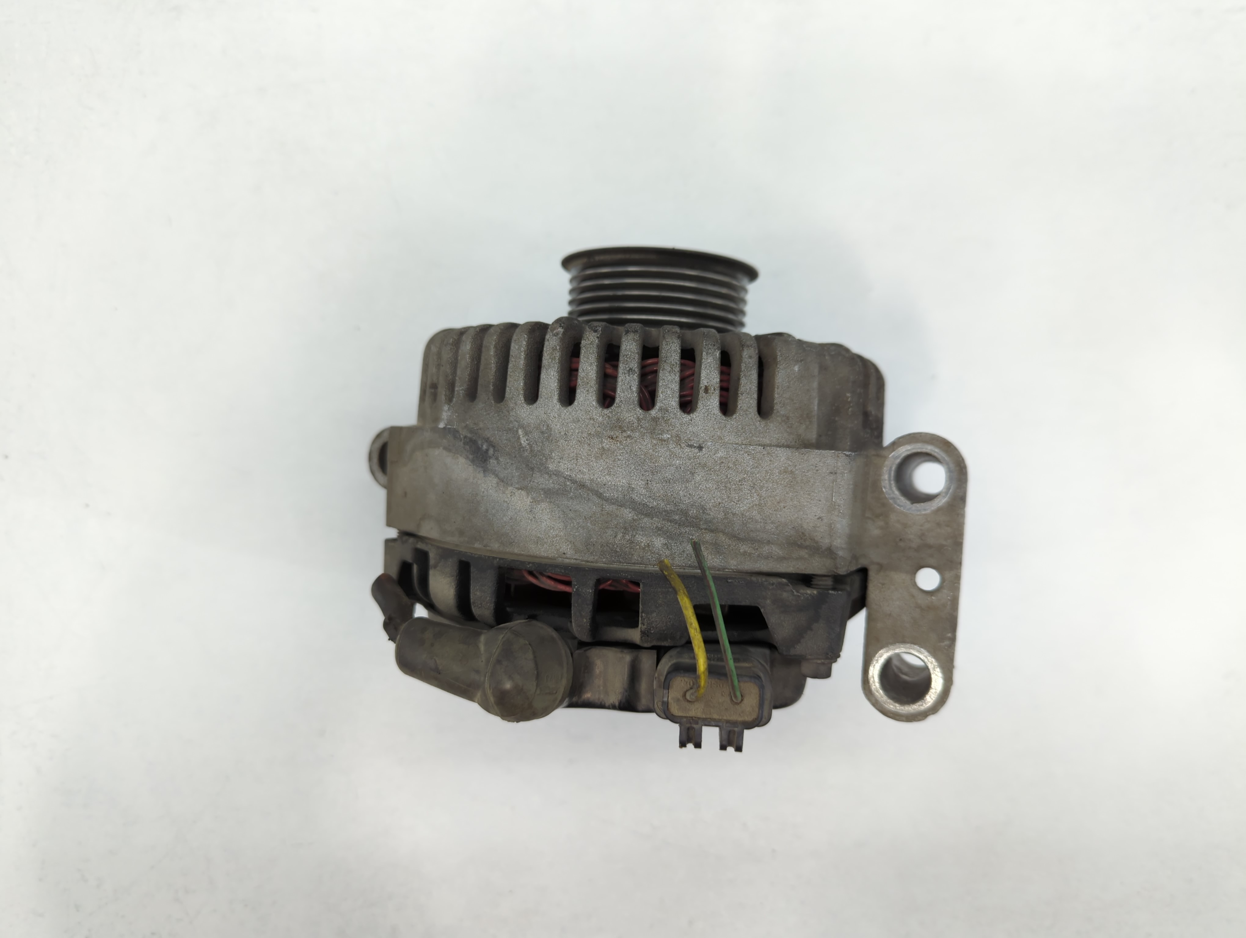 Picture of 1996-2001 Ford Explorer Alternator Generator Charging Assembly Engine Oem 781075