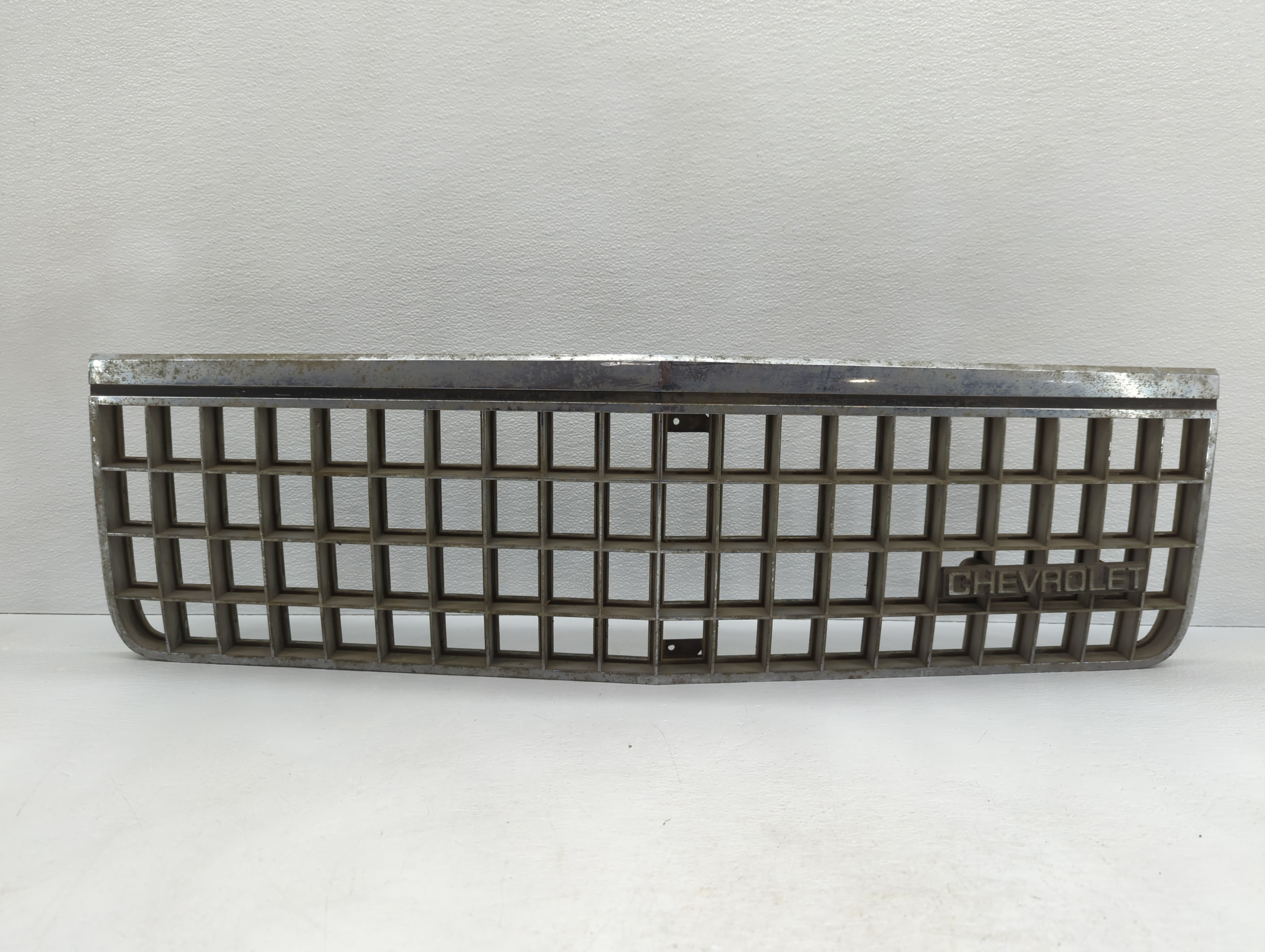 1987 Chevrolet Caprice Front Bumper Grille Cover 781130 - Oemusedautoparts1.com