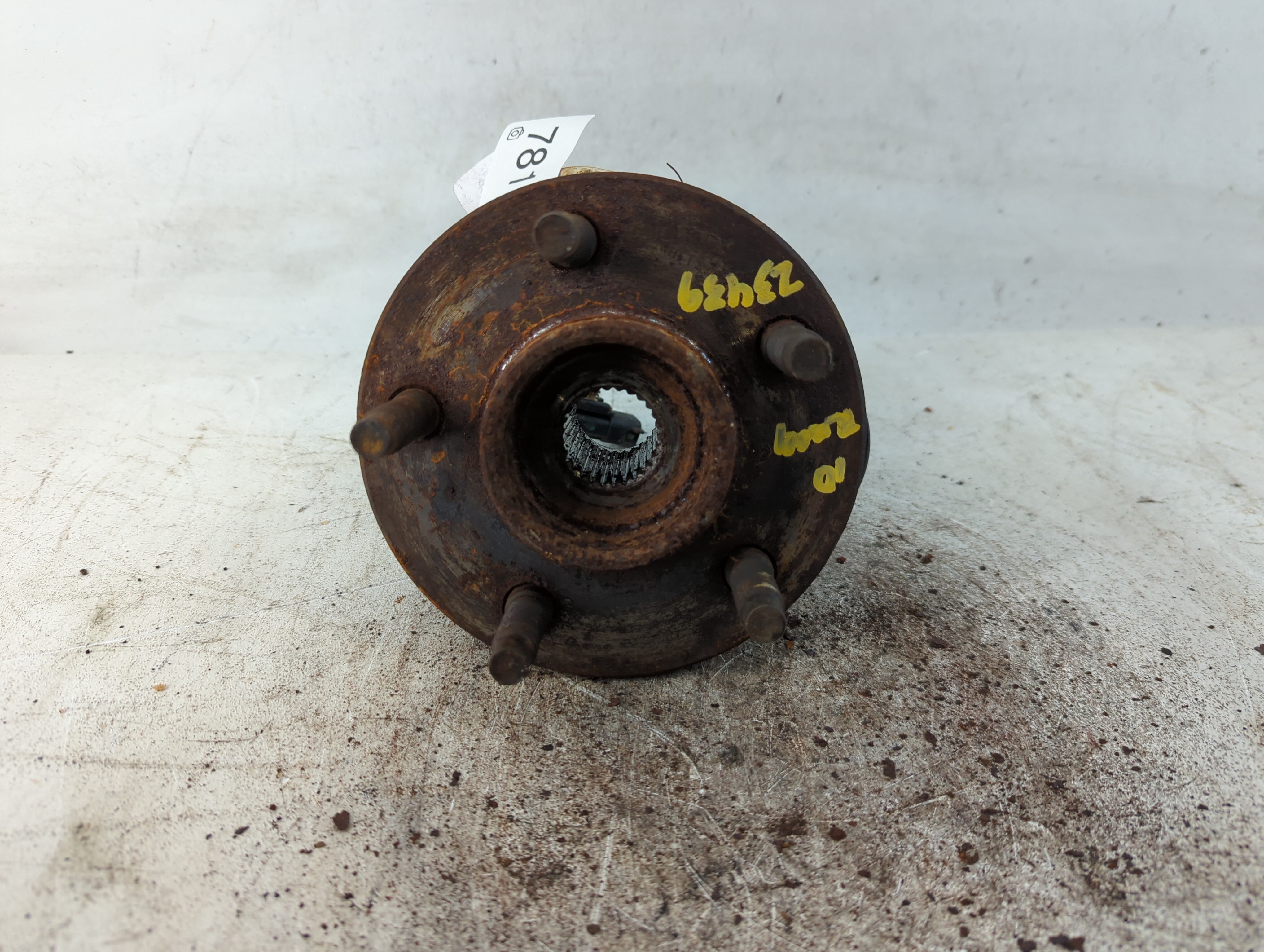 2010-2011 Ford Ranger Driver Front Wheel Hub Oem 781155 - Oemusedautoparts1.com