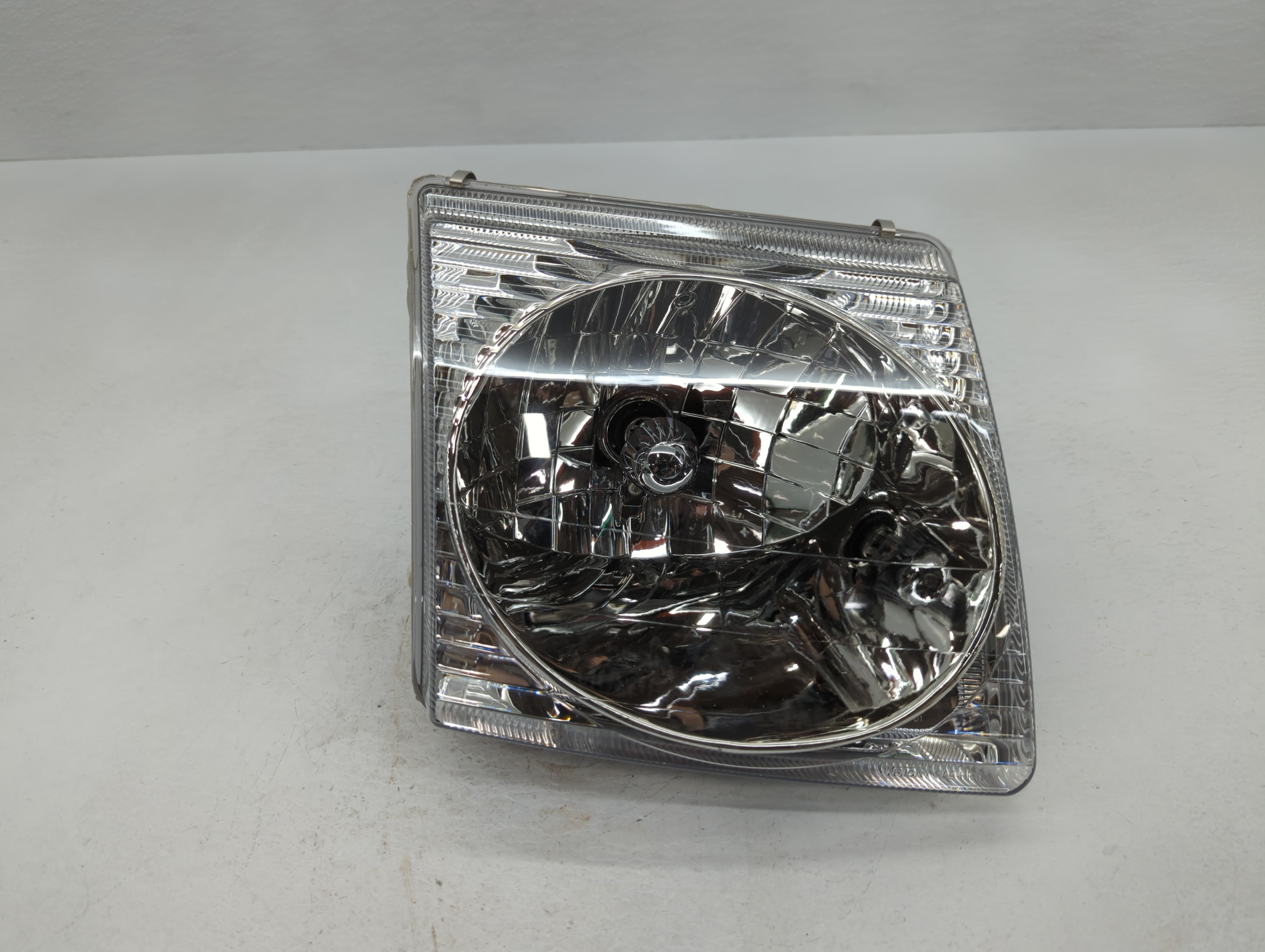 Ford Explorer Passenger Right Oem Head Light Headlight Lamp 781168 - Oemusedautoparts1.com