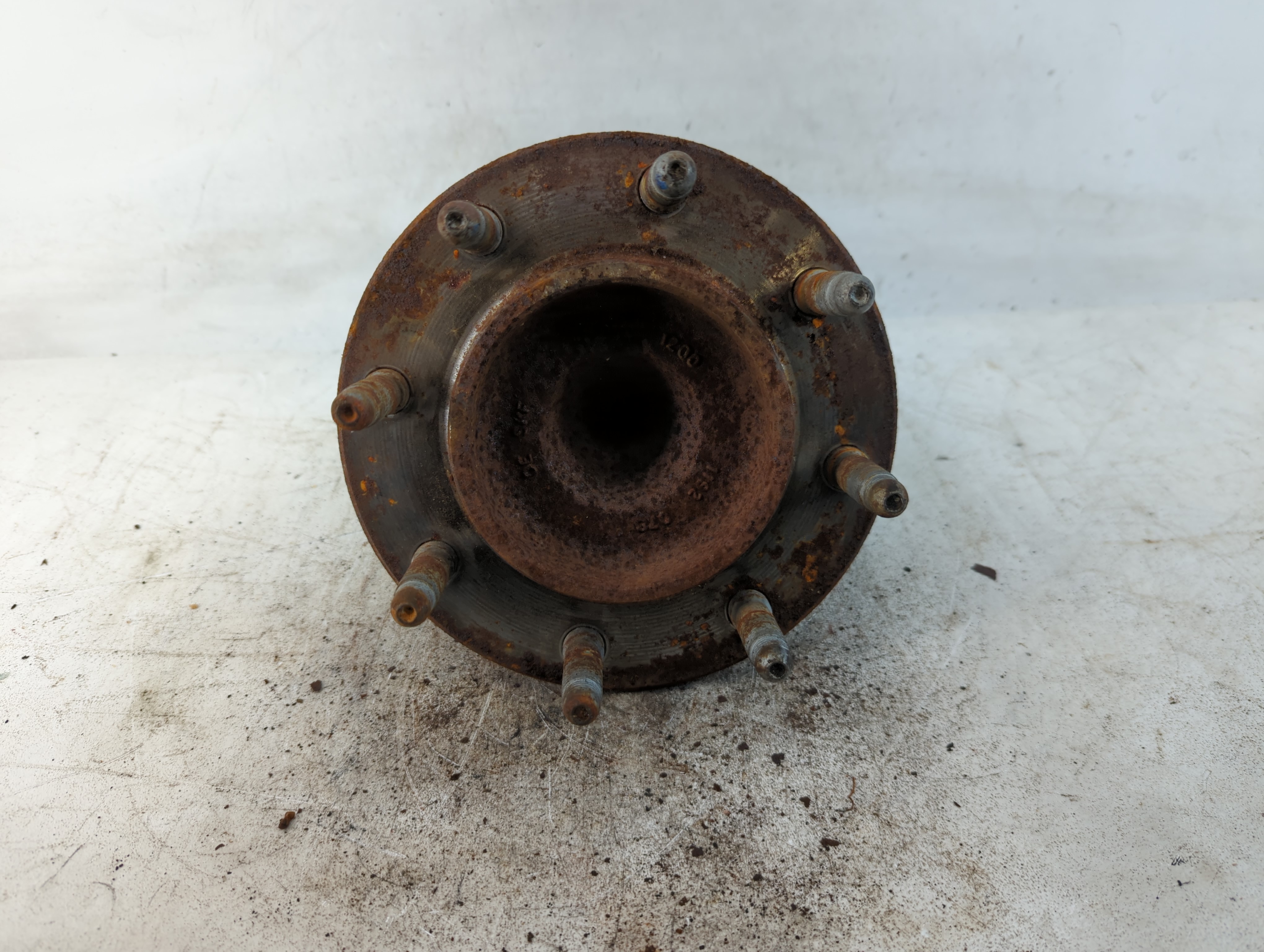 2014-2017 Chevrolet Express 2500 Driver Front Wheel Hub Oem 781179 - Oemusedautoparts1.com
