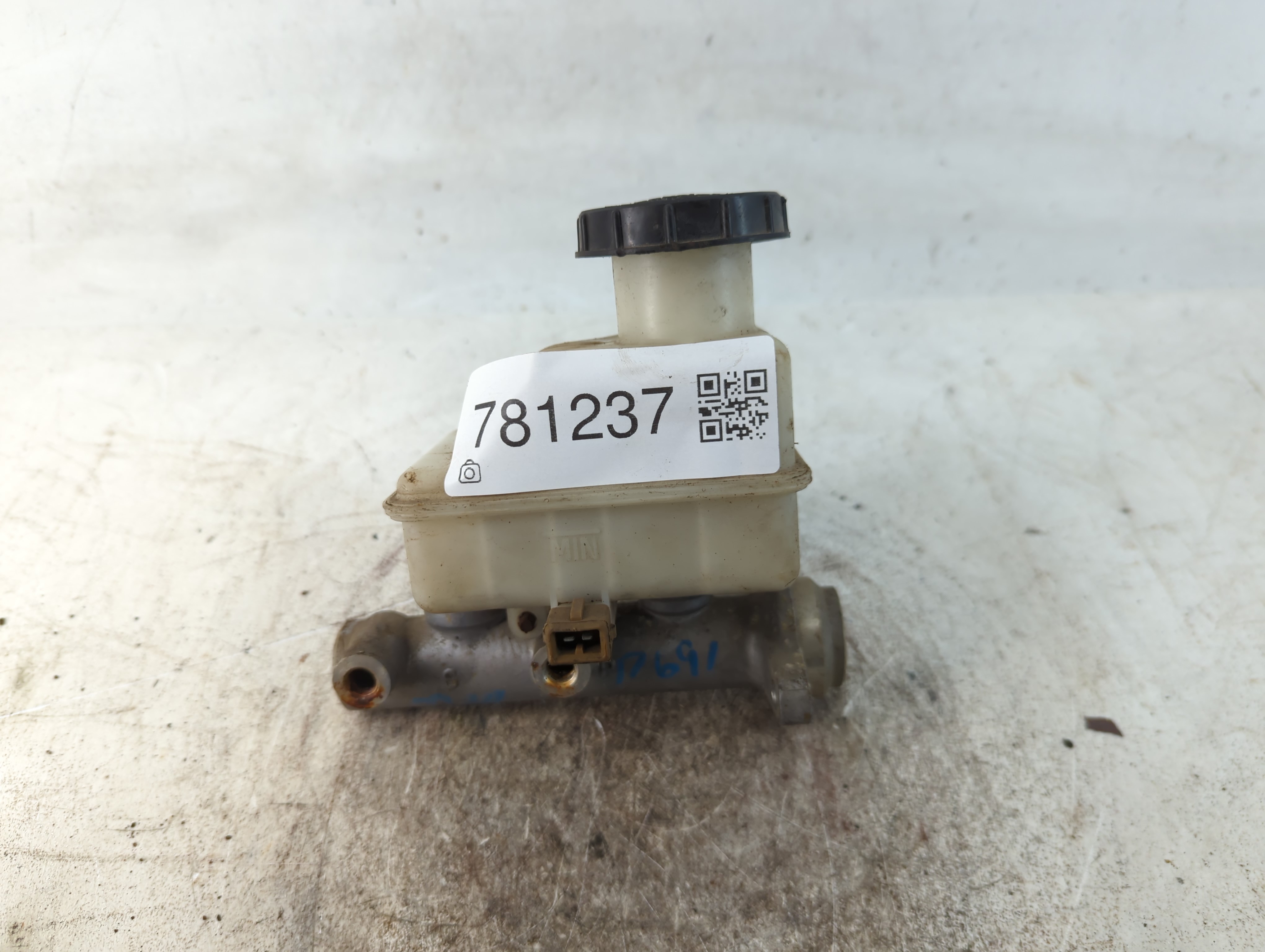 1996-1998 Hyundai Elantra Brake Master Cylinder 781237 - Oemusedautoparts1.com