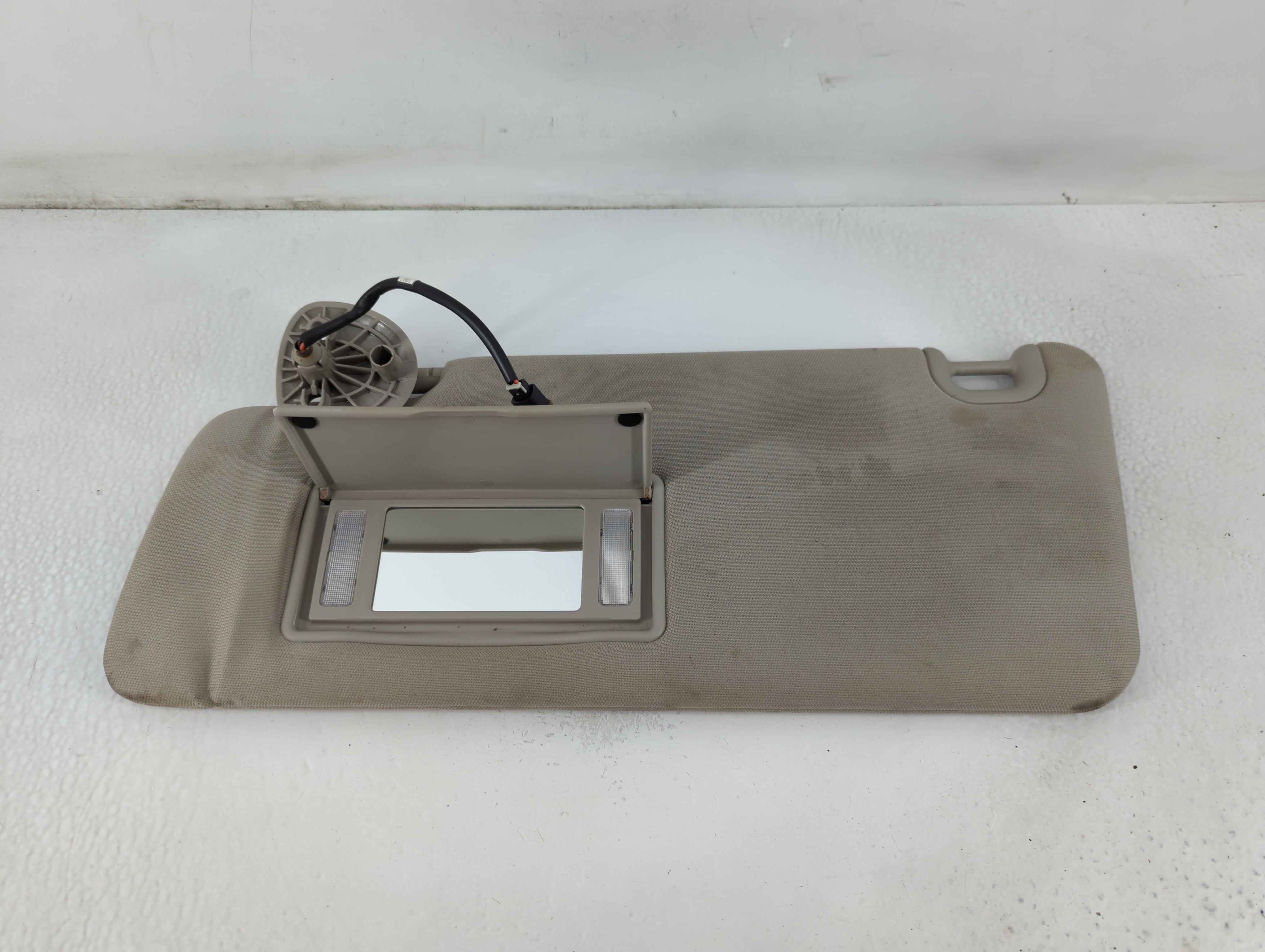 Picture of Dodge Ram 1500 Driver Sun Visor Mirror Left Sunvisor Grey 781284