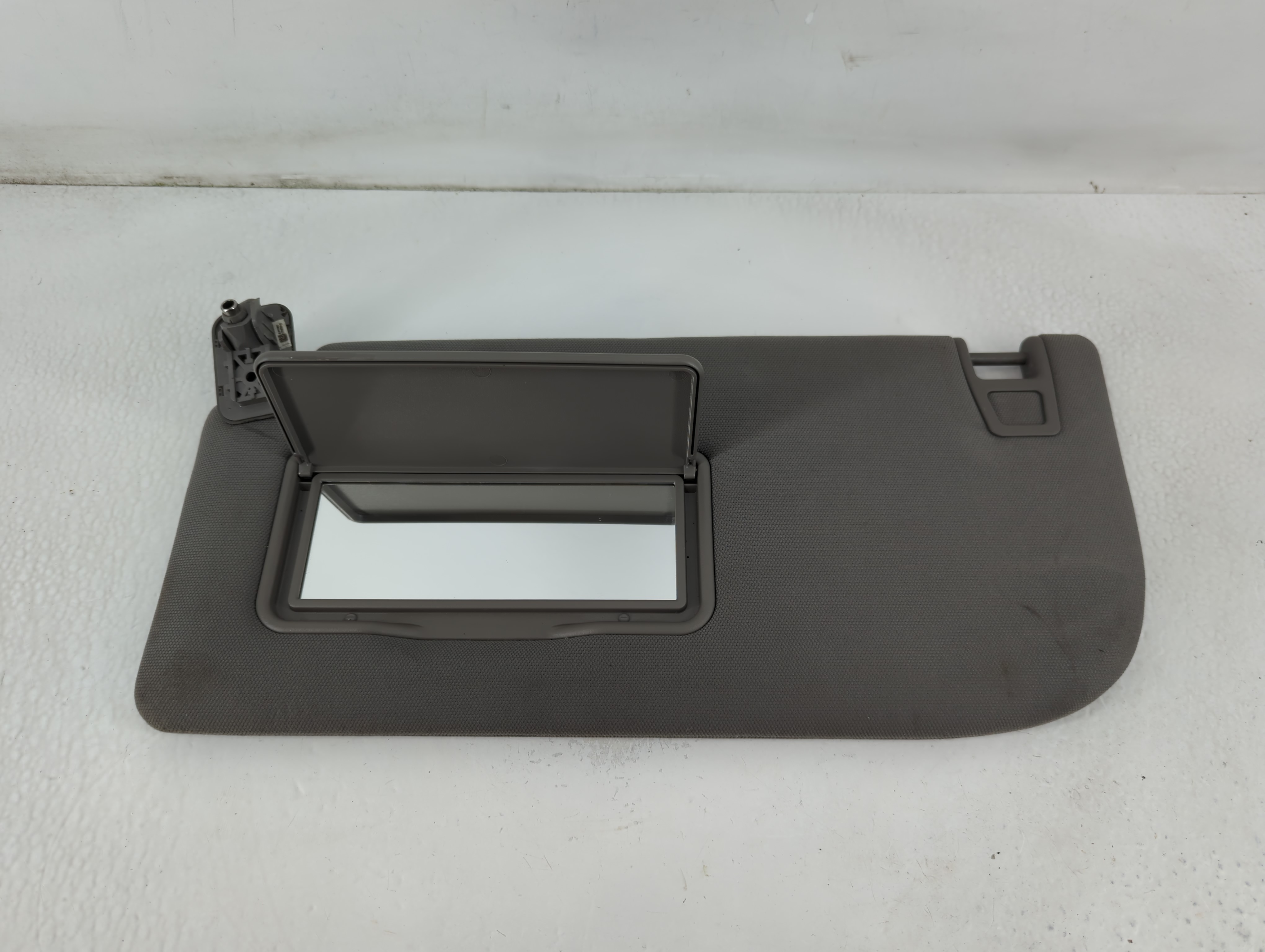 2018-2020 Ford F-150 Driver Sun Visor Mirror Left Sunvisor Dark Grey 781333 - Oemusedautoparts1.com