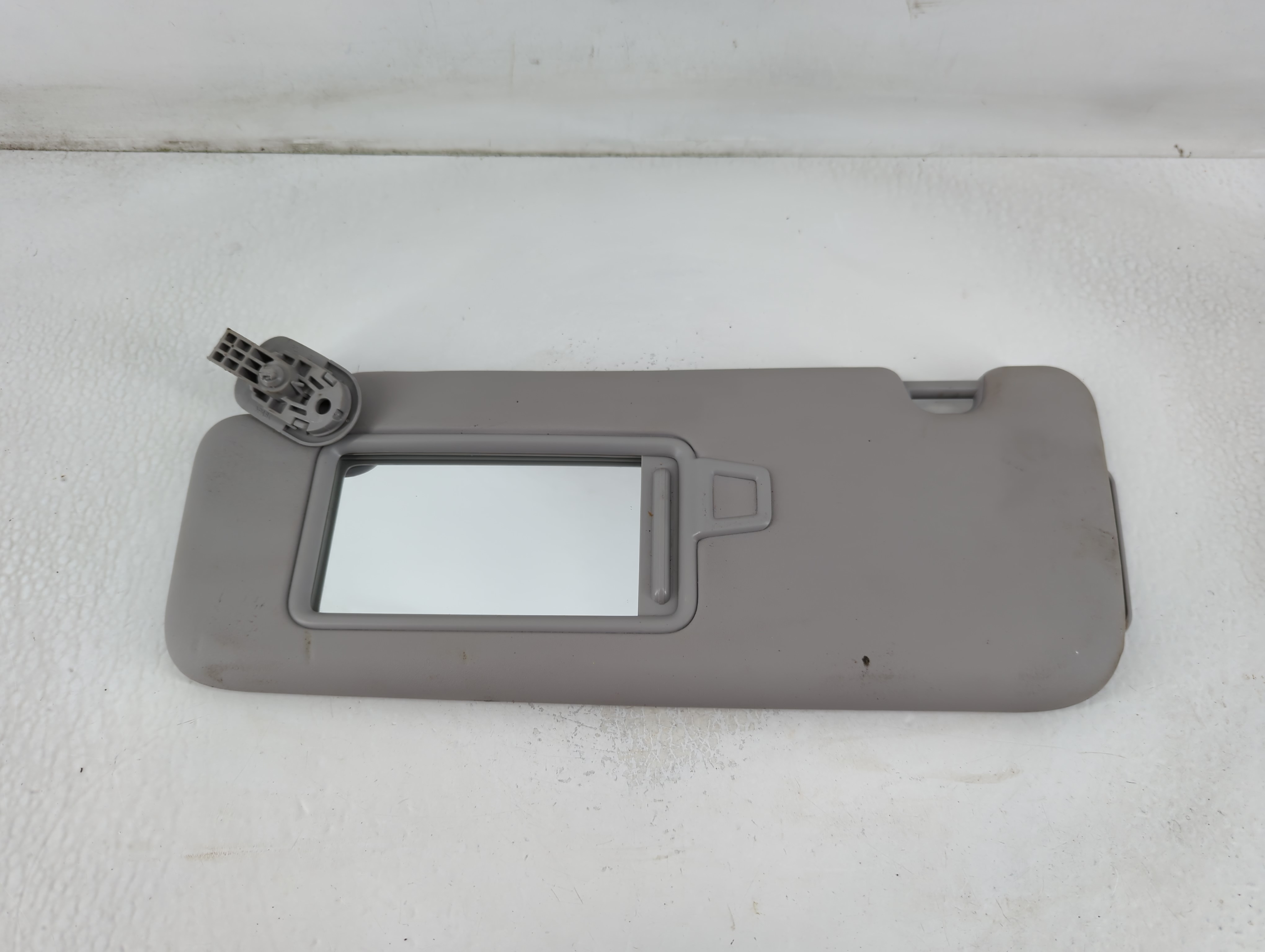 2017-2020 Hyundai Elantra Driver Sun Visor Mirror Left Sunvisor Grey 781341 - Oemusedautoparts1.com
