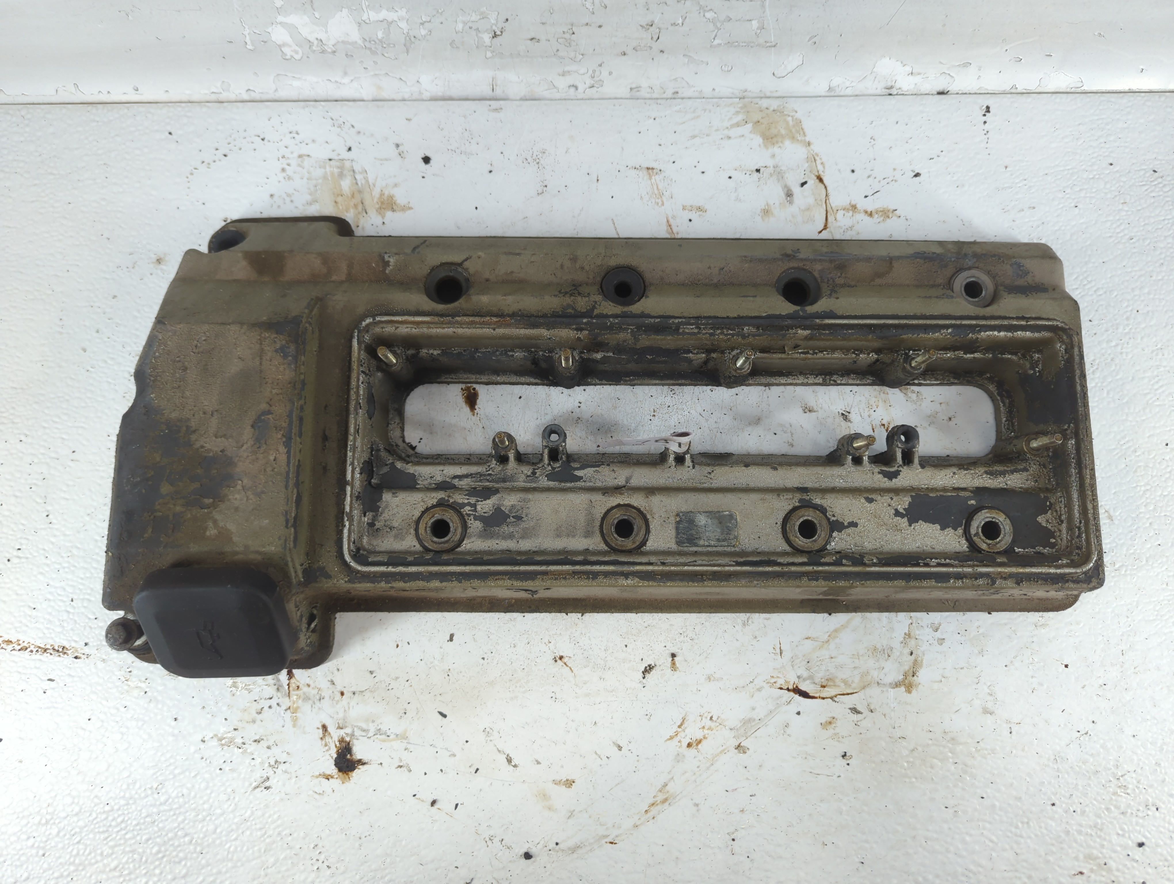 2005 Bmw X5 Passenger Right Cylinder Head Valve Cover 781509 - Oemusedautoparts1.com