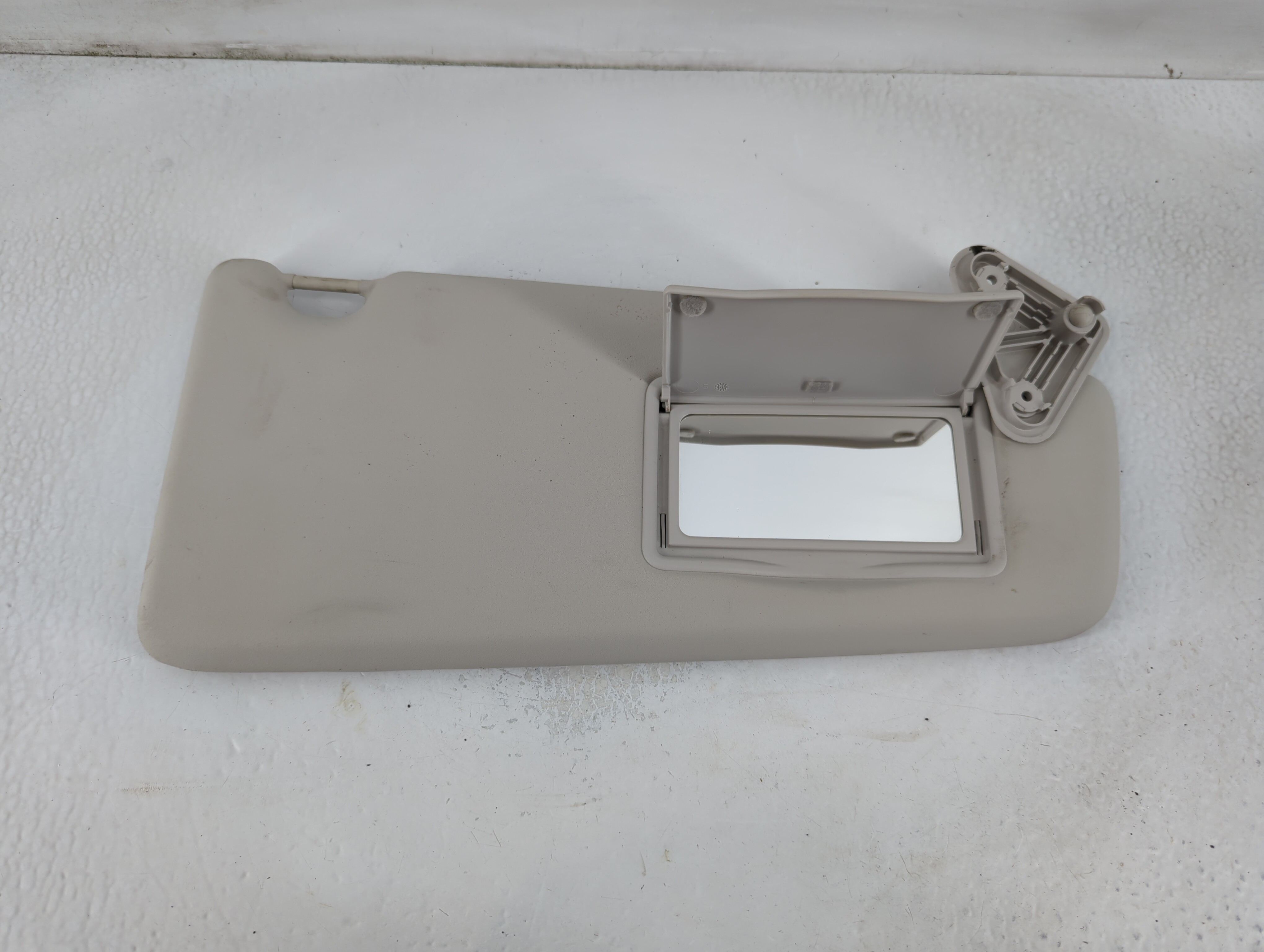 2020 Land Rover Discovery Sport Passenger Sun Visor Mirror Right Sunvisor 781599 - Oemusedautoparts1.com