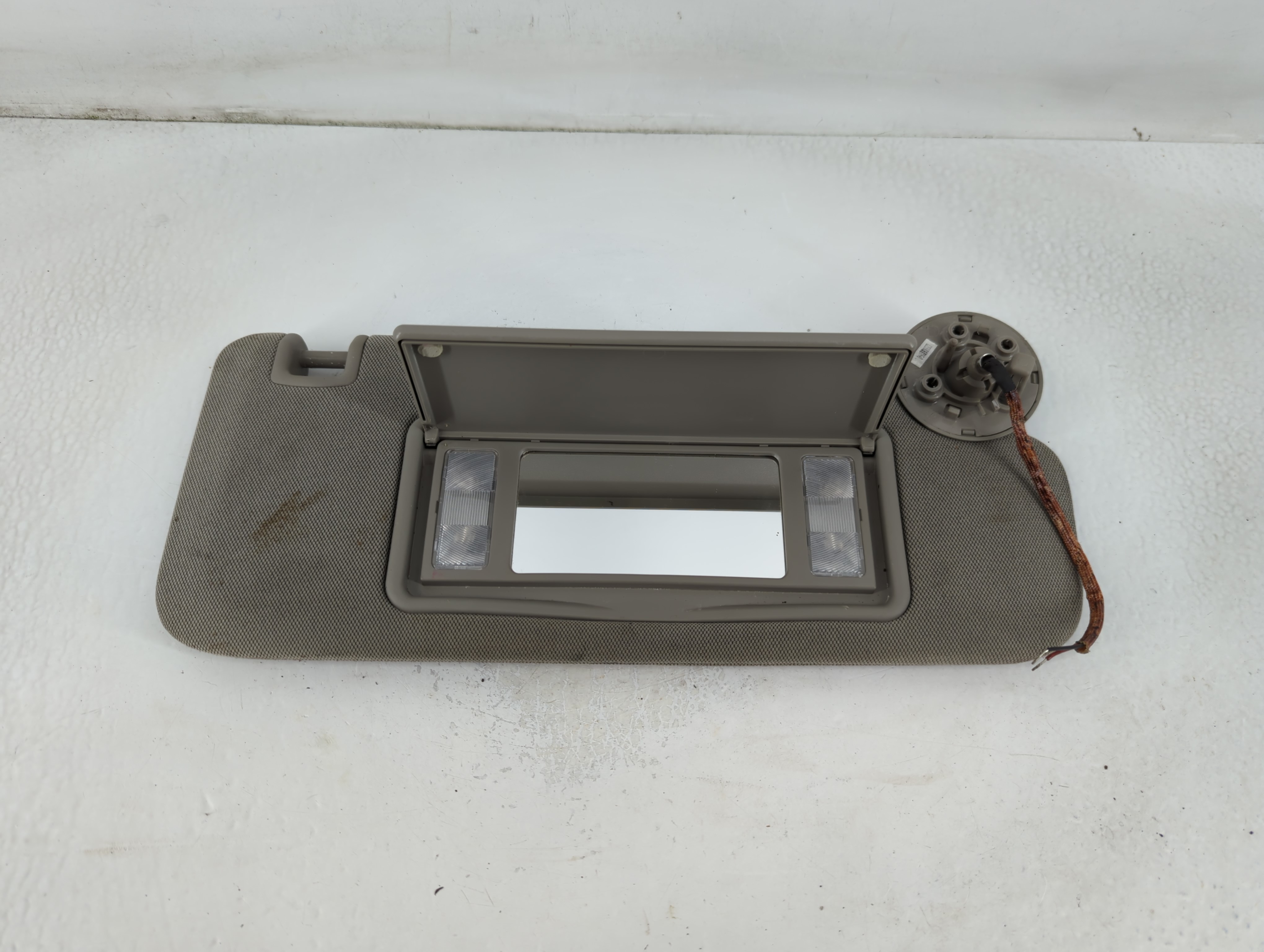 2013-2013 Cadillac Ats Passenger Sun Visor Mirror Right Sunvisor 781602 - Oemusedautoparts1.com