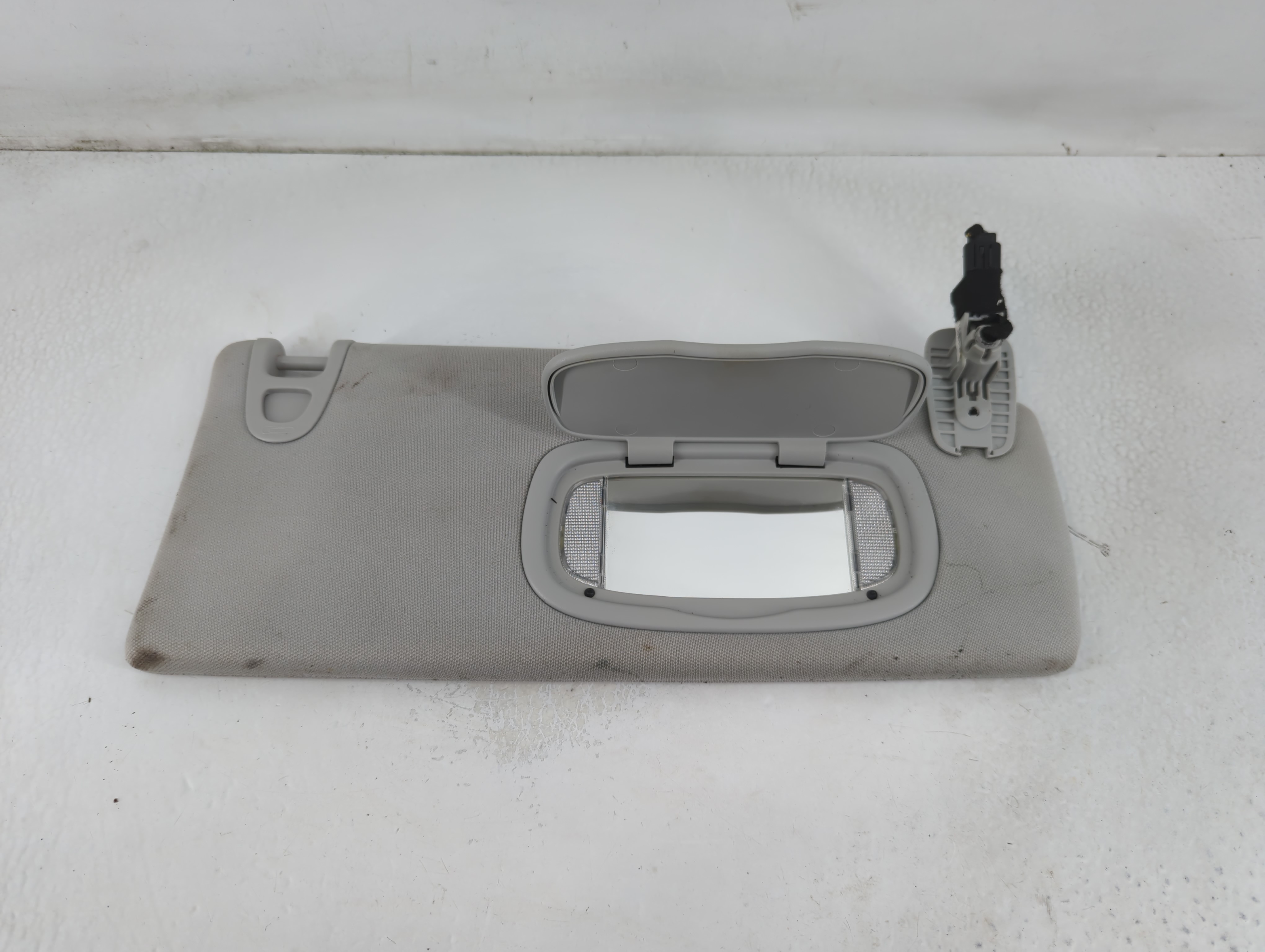 2019-2022 Jeep Cherokee Passenger Sun Visor Mirror Right Sunvisor Grey 781609 - Oemusedautoparts1.com