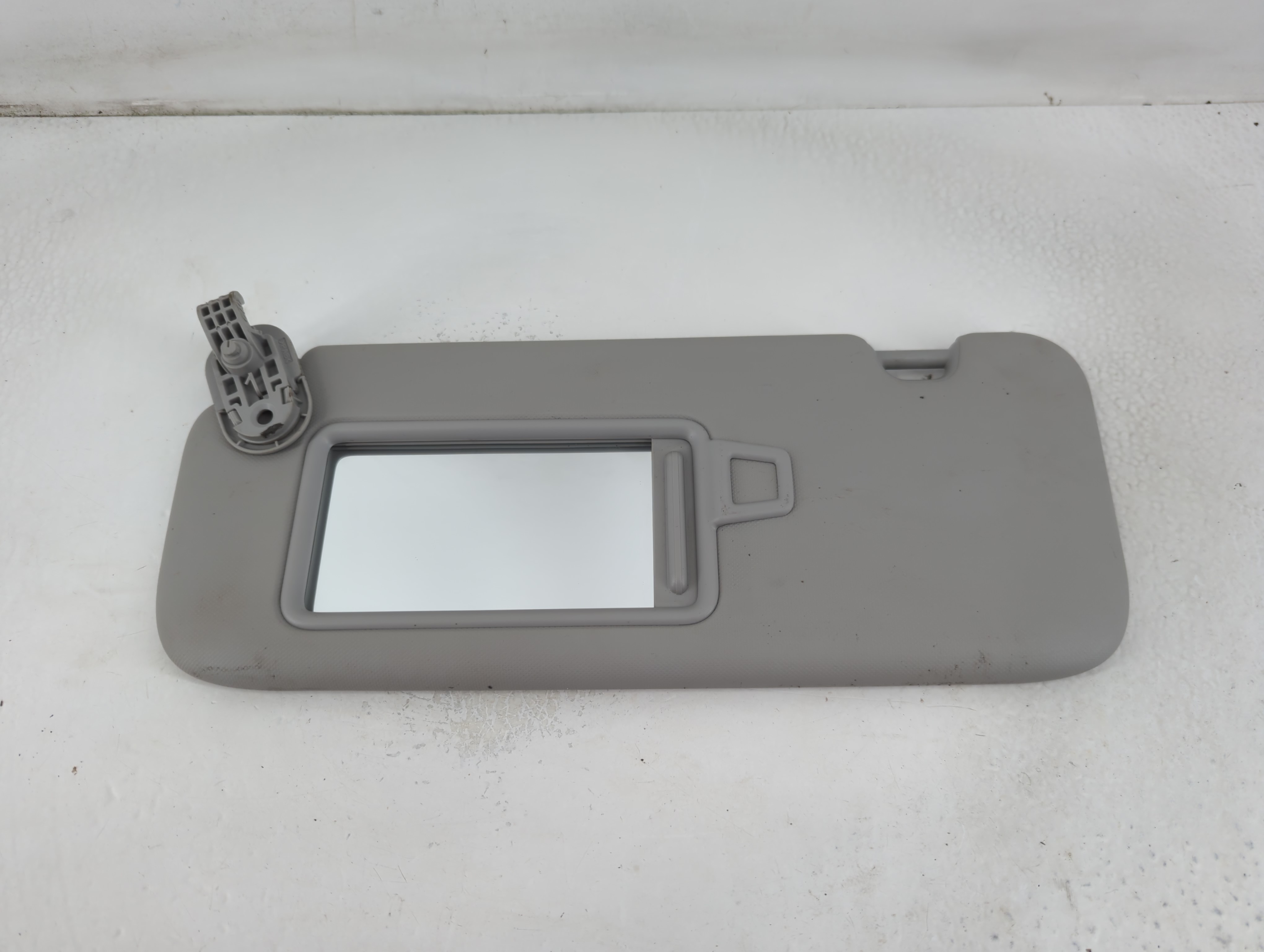 2021-2022 Hyundai Elantra Driver Sun Visor Mirror Left Sunvisor Grey 781612 - Oemusedautoparts1.com