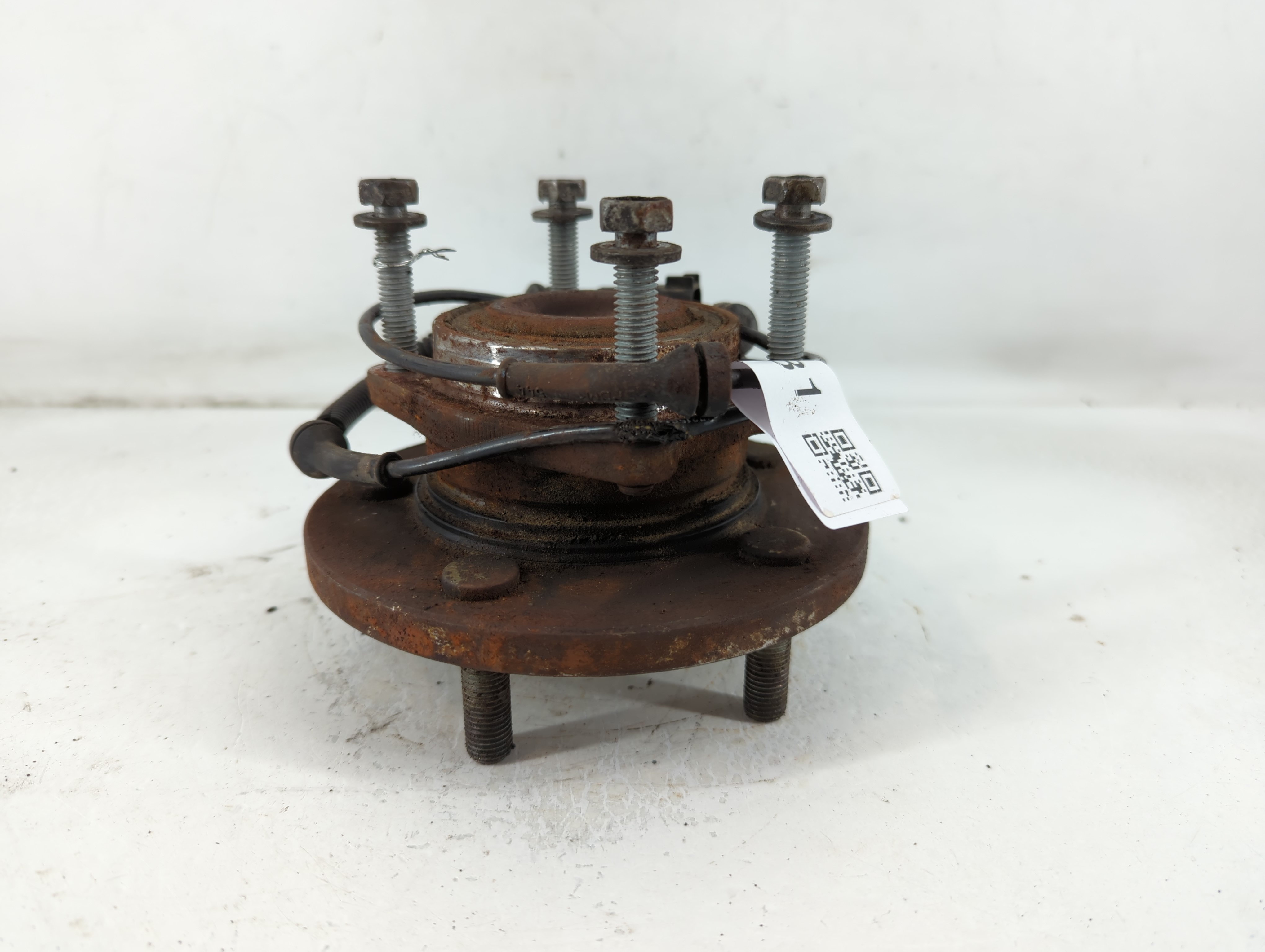 Picture of Dodge Caravan Driver Front Wheel Hub Oem 781631