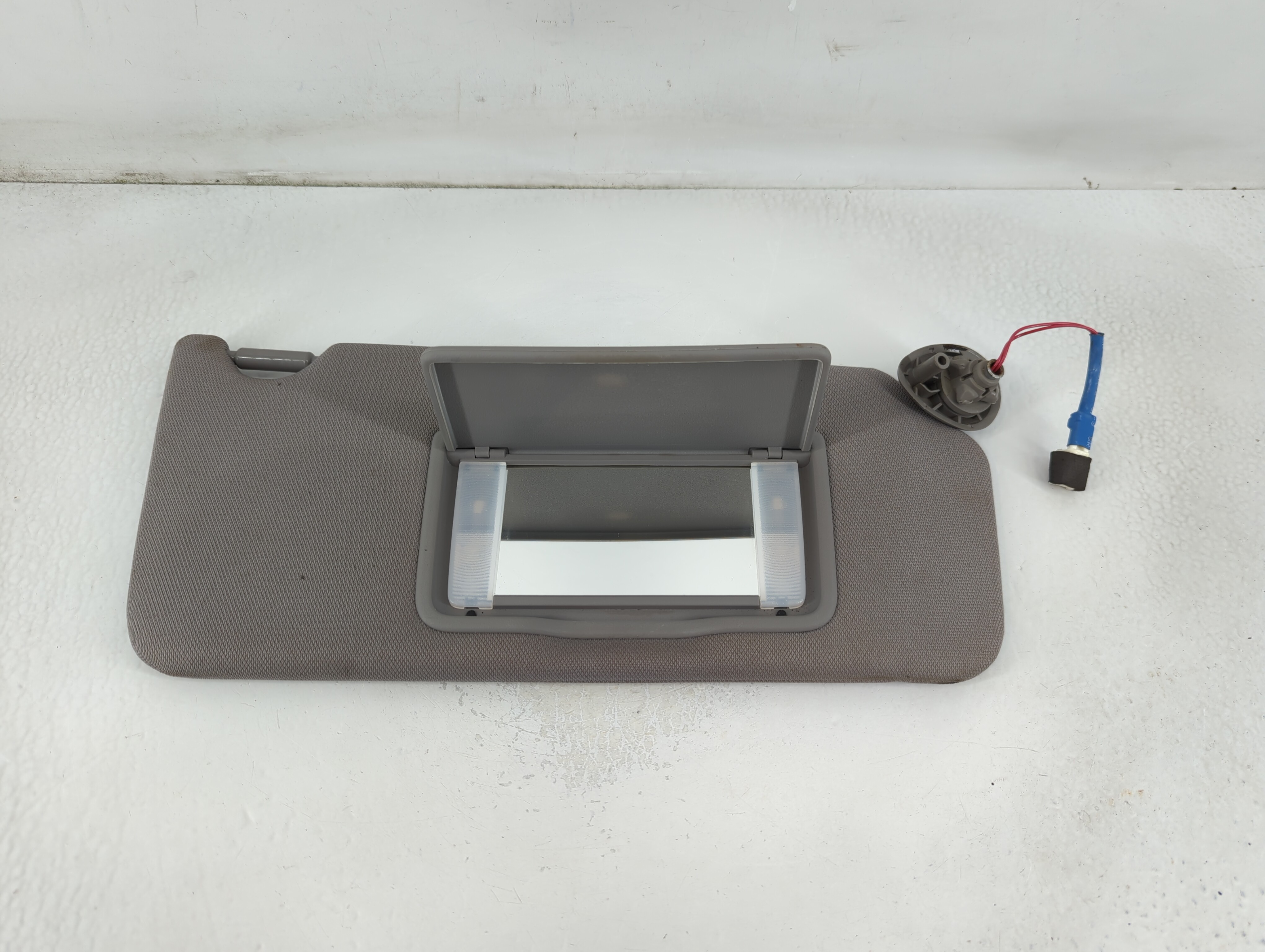 Picture of 2013-2017 Honda Accord Passenger Sun Visor Mirror Right Sunvisor Grey 781653