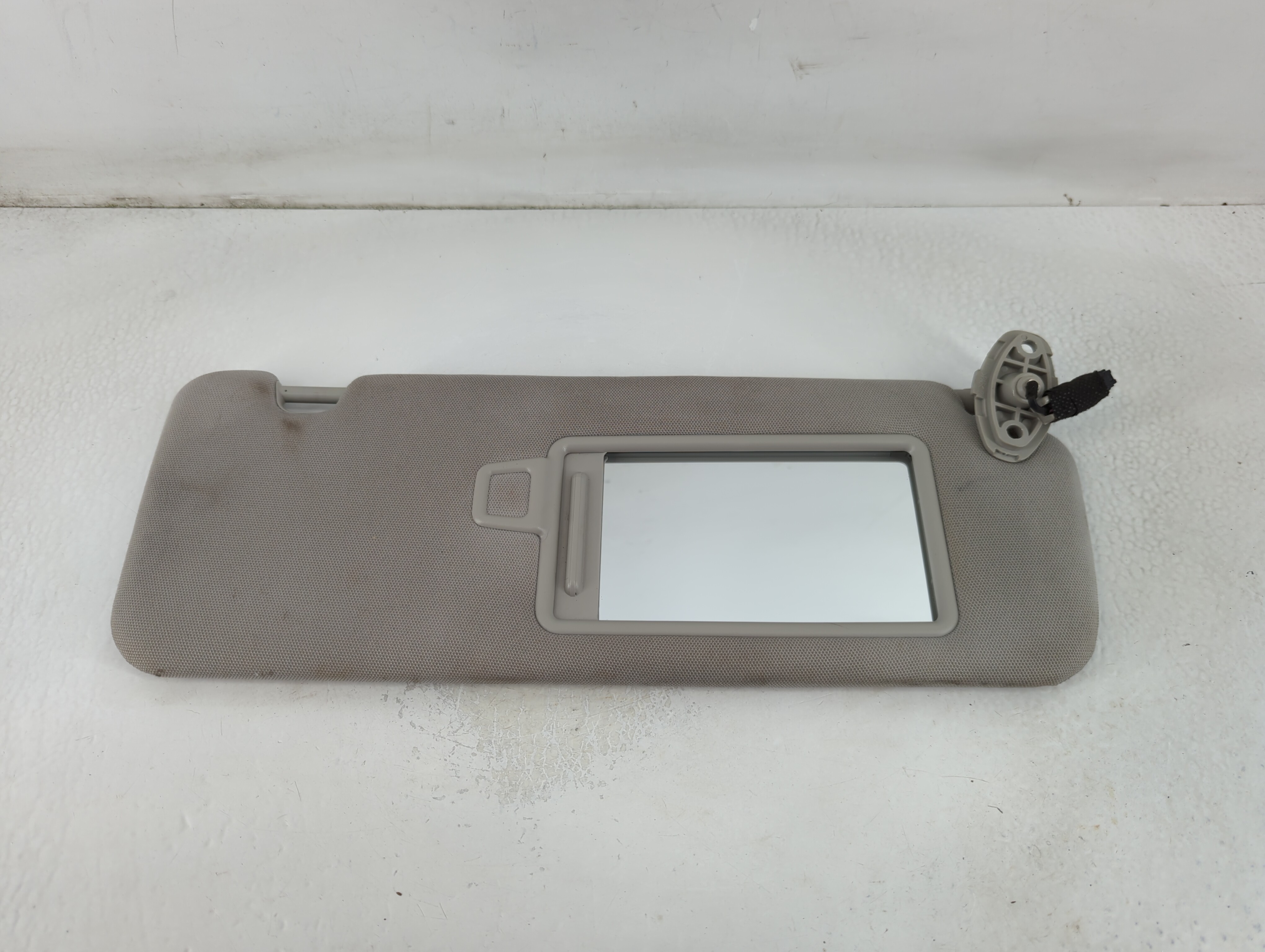 2016-2020 Kia Sorento Passenger Sun Visor Mirror Right Sunvisor Grey 781734 - Oemusedautoparts1.com