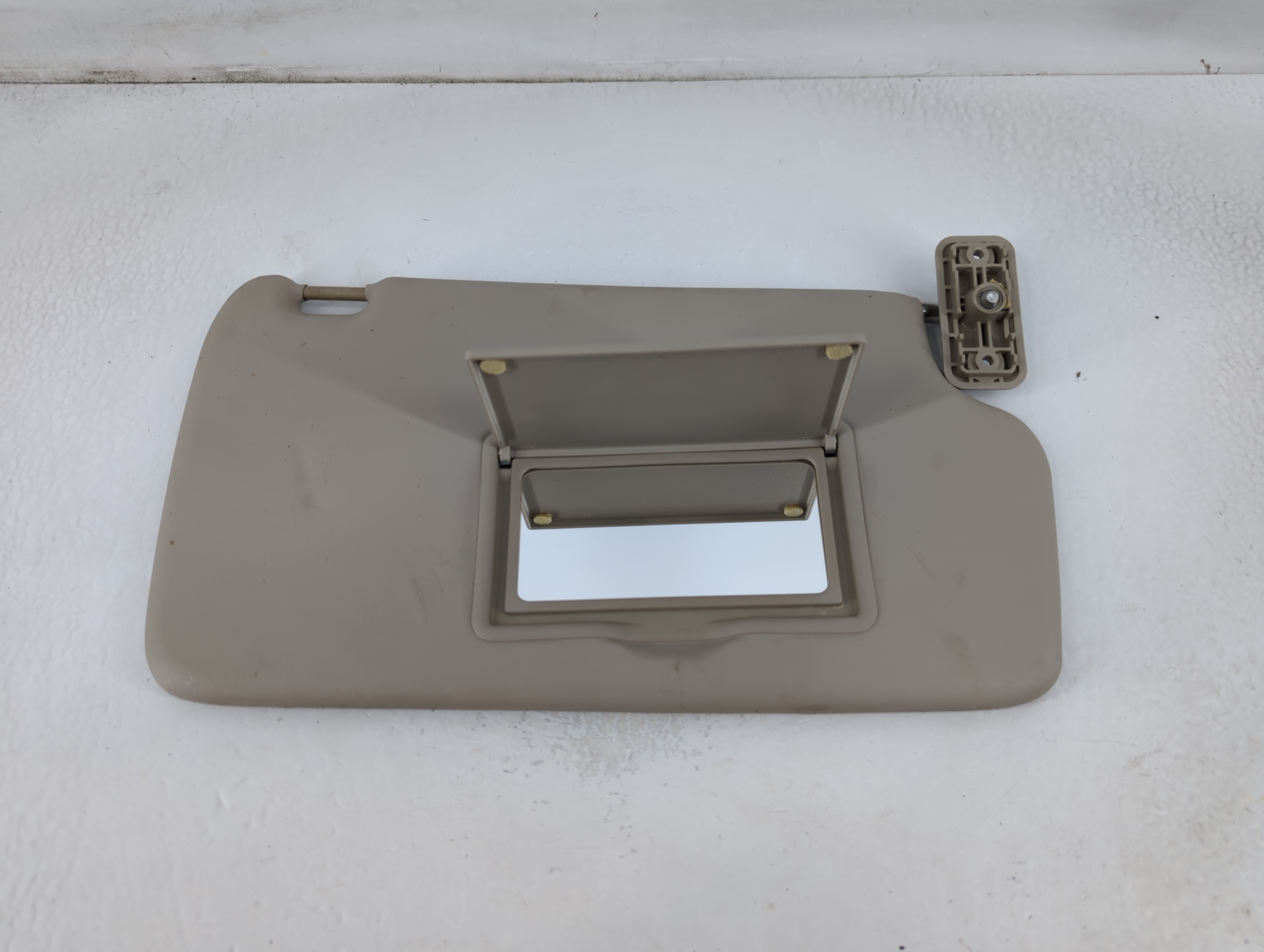 2011-2019 Ford Fiesta Passenger Sun Visor Mirror Right Sunvisor Grey 781741 - Oemusedautoparts1.com