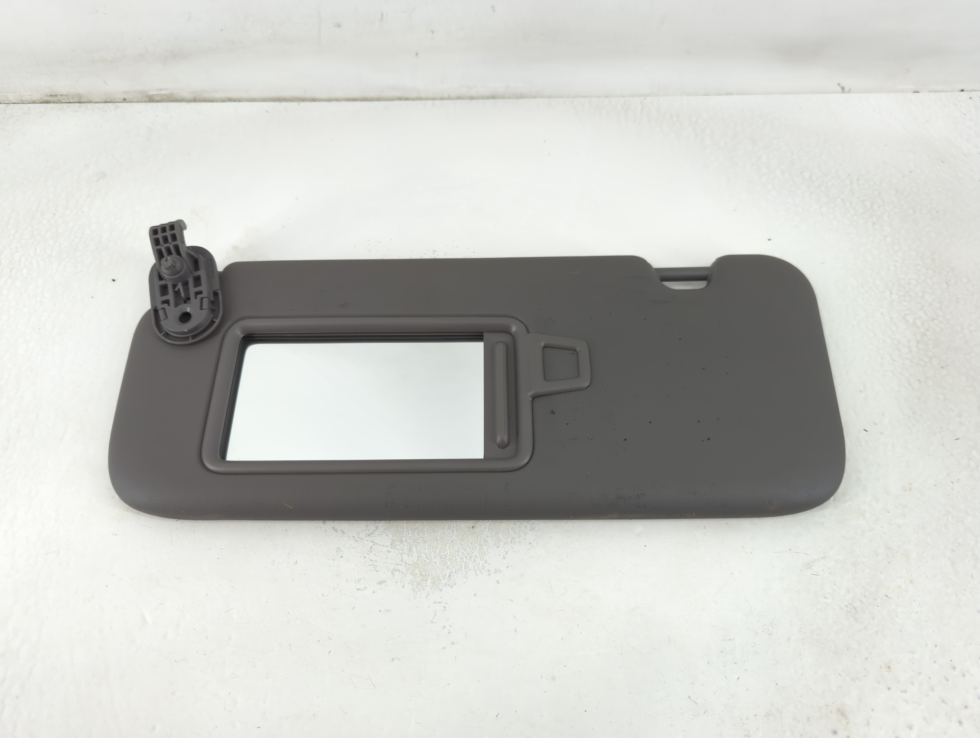 2021-2022 Hyundai Elantra Driver Sun Visor Mirror Left Sunvisor Dark Grey 781745 - Oemusedautoparts1.com