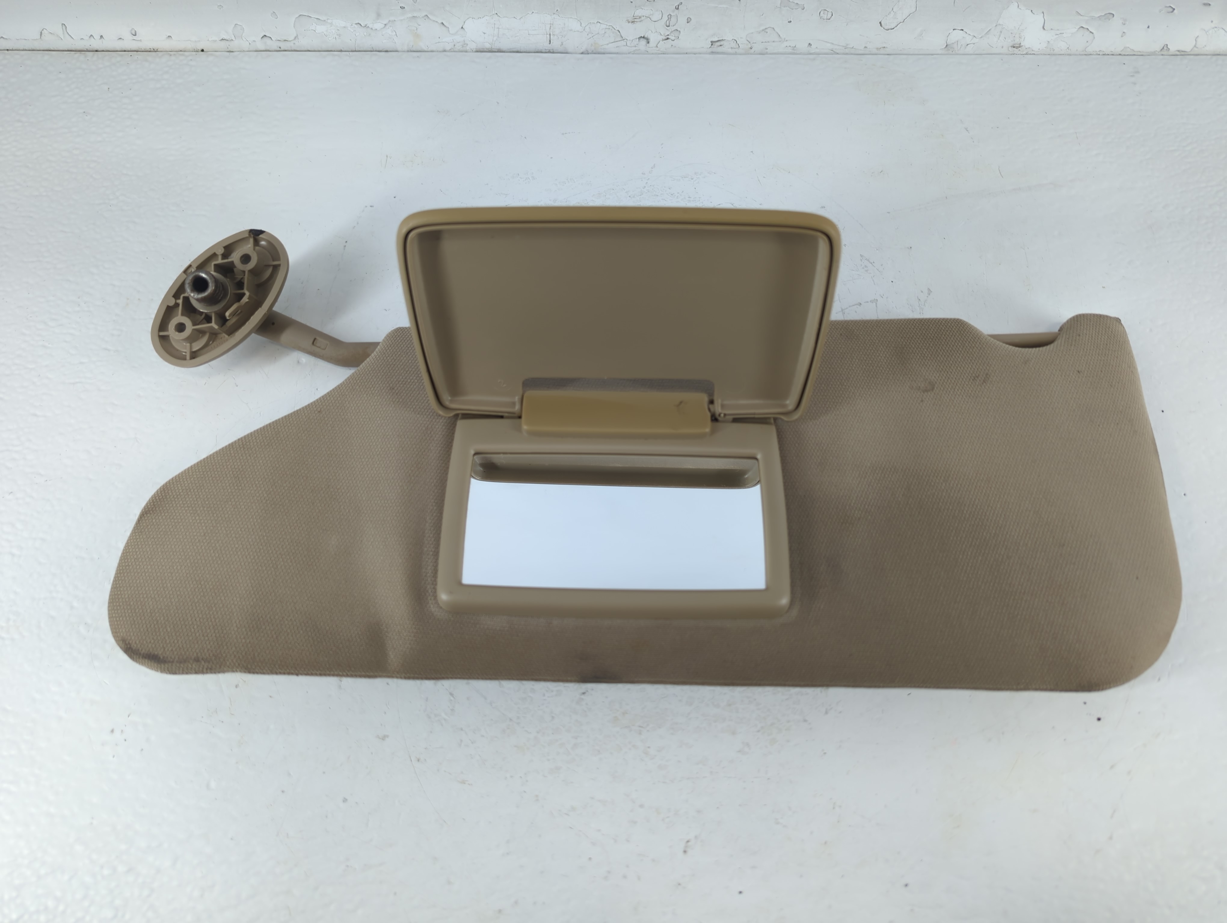2011-2014 Dodge Avenger Driver Sun Visor Mirror Left Sunvisor Beige 781802 - Oemusedautoparts1.com